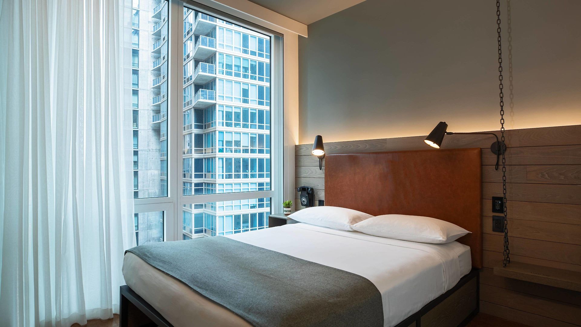 Moxy Nyc Downtown Hotel