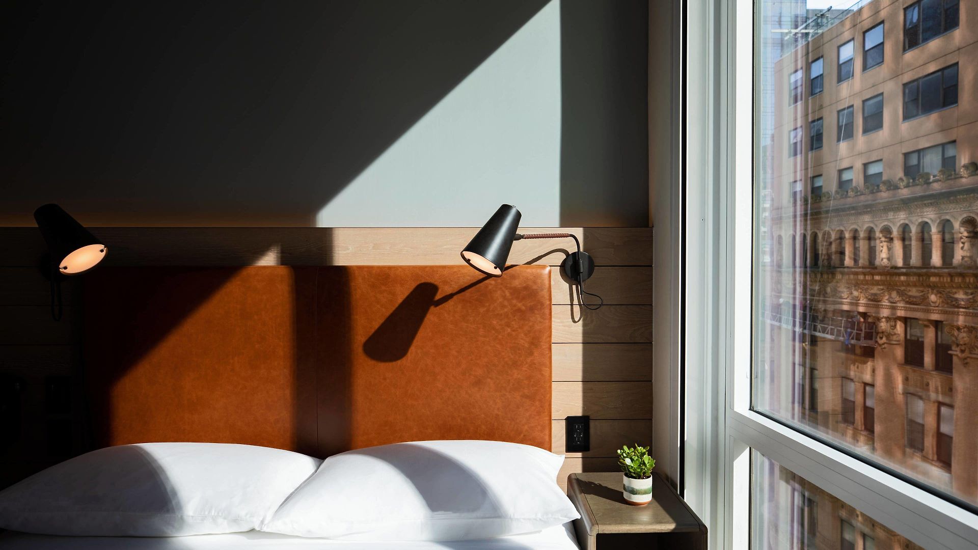 Moxy Nyc Downtown Hotel