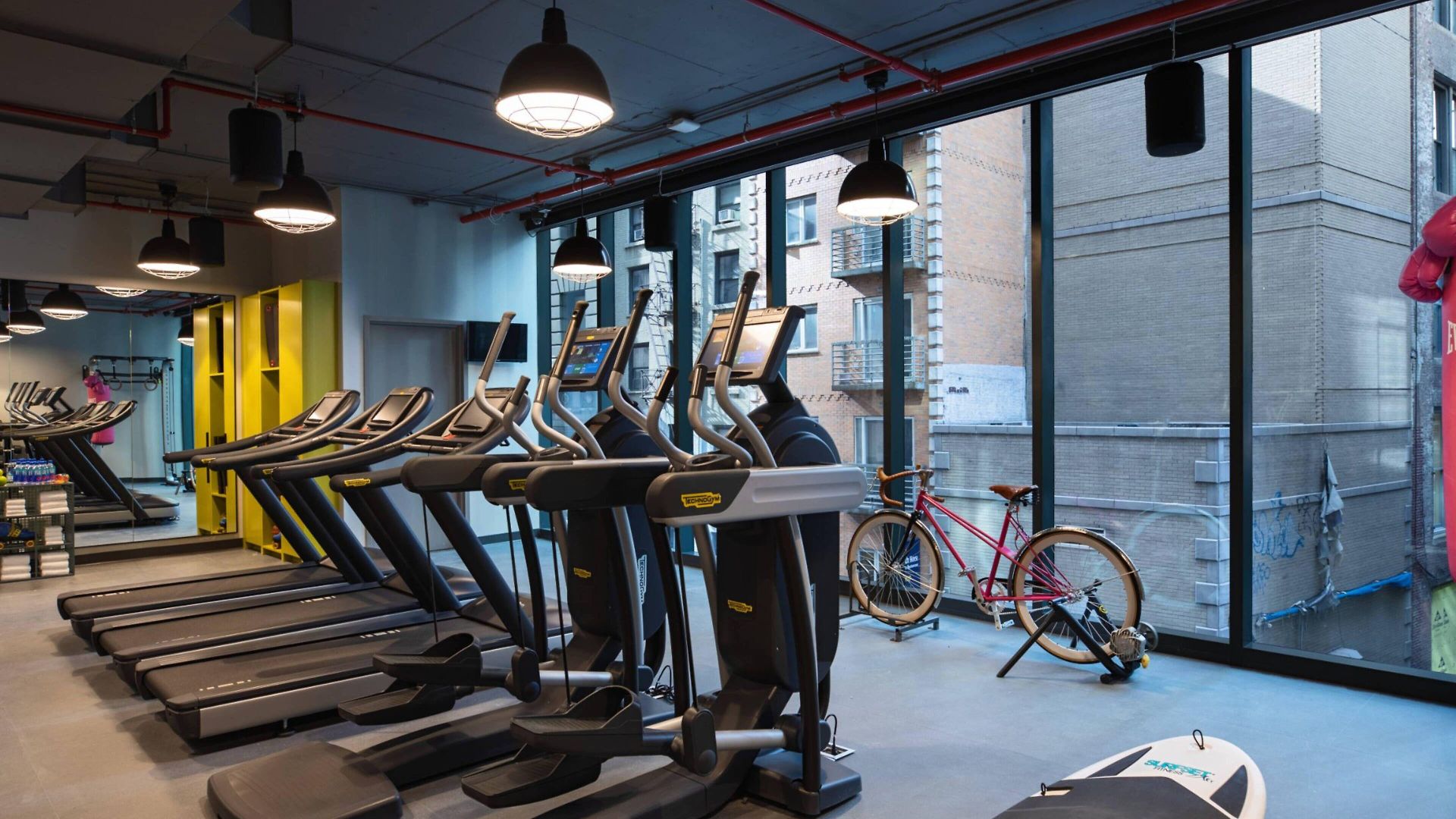 Moxy Nyc Downtown Hotel