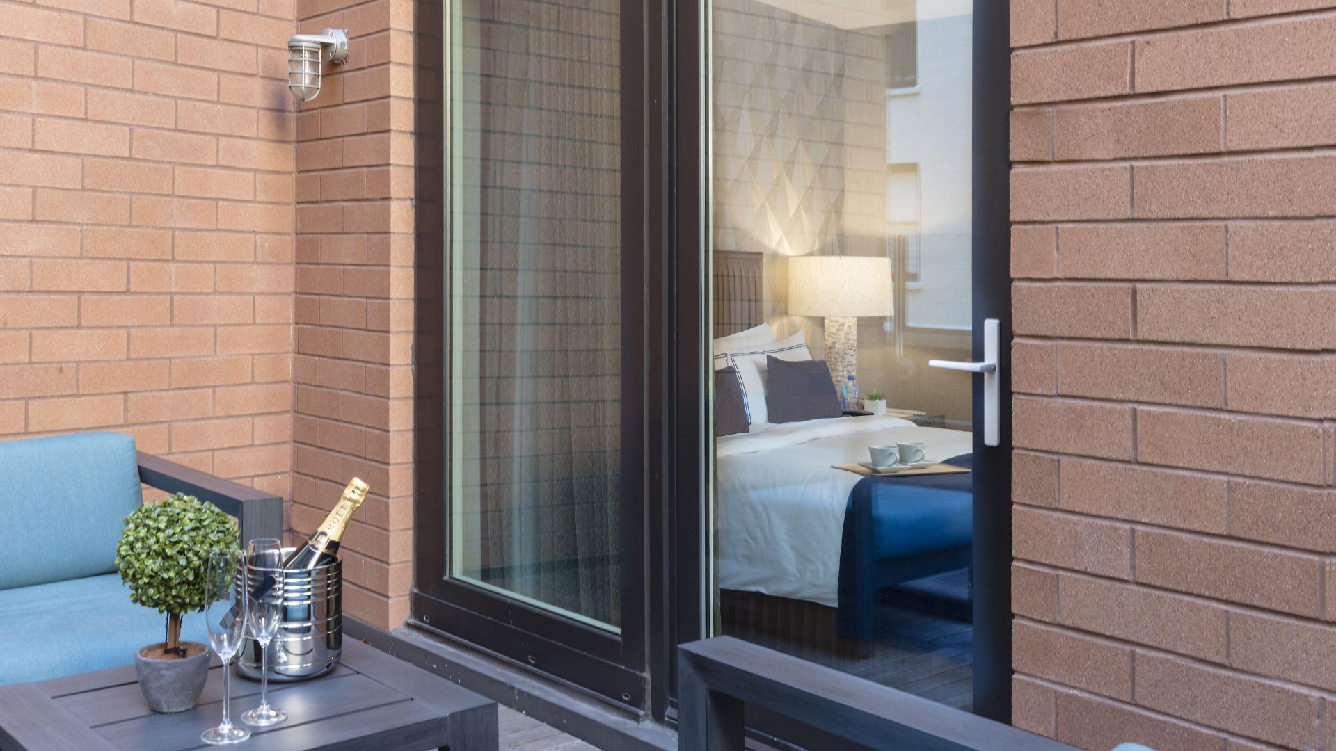 Artezen Hotel