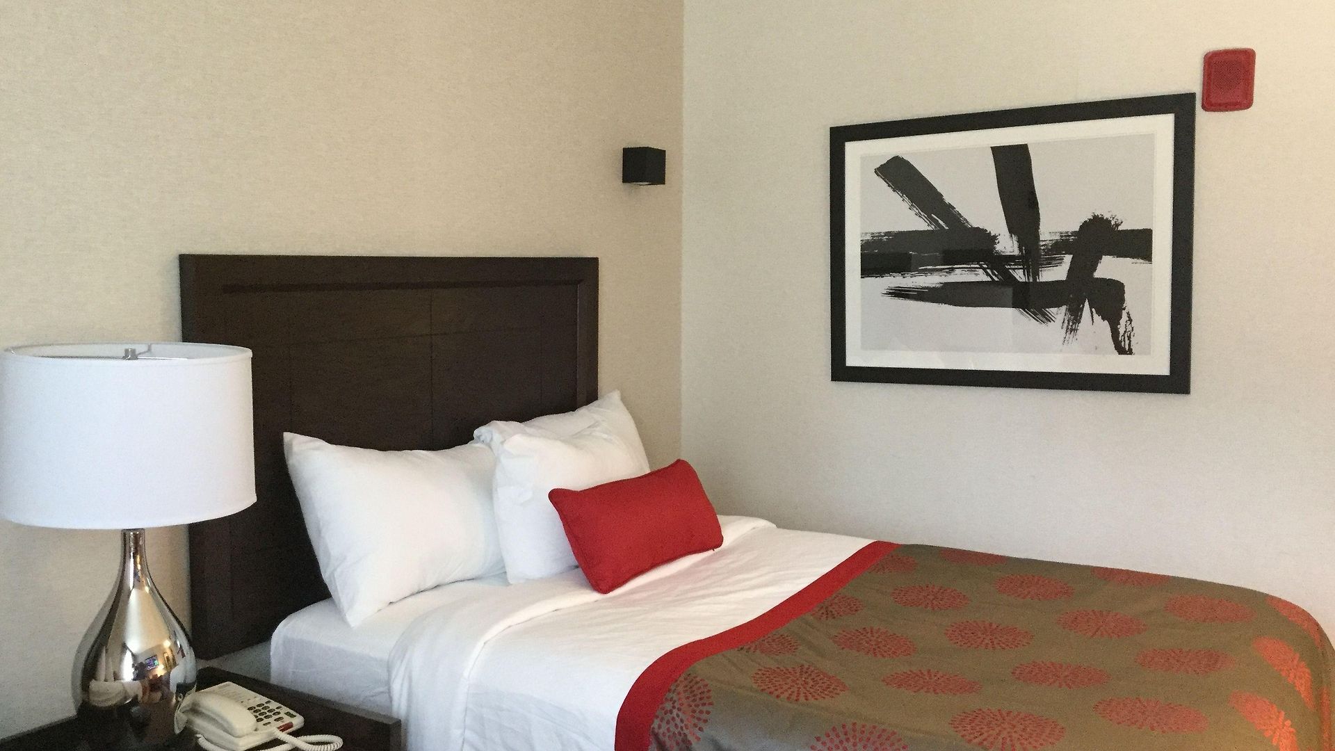 Ramada By Wyndham Bronx Terminal Hotel