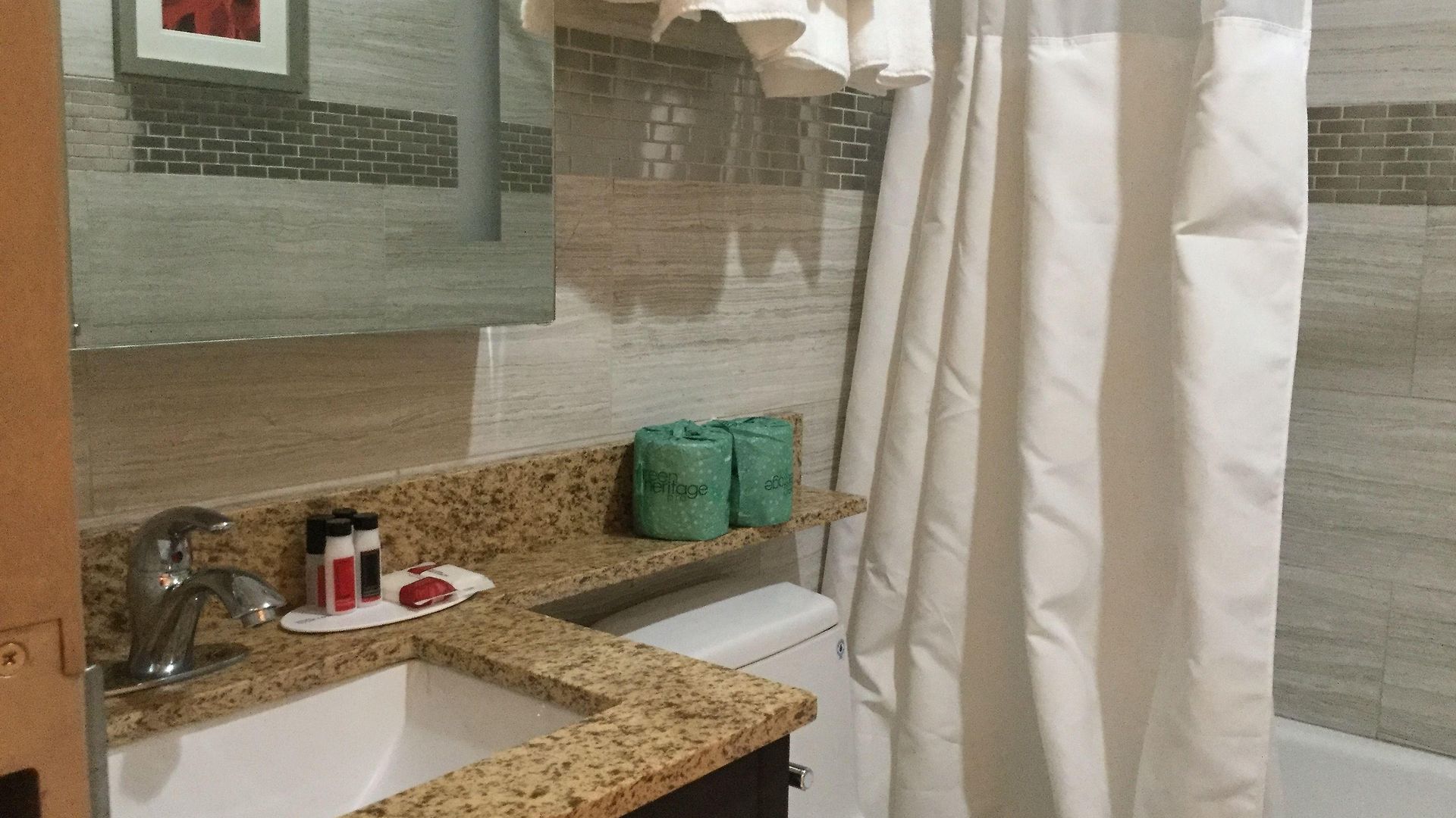 Ramada By Wyndham Bronx Terminal 3* New York