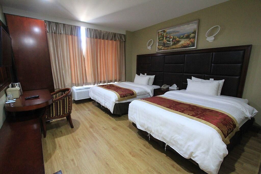 The Queens Hotel 2*