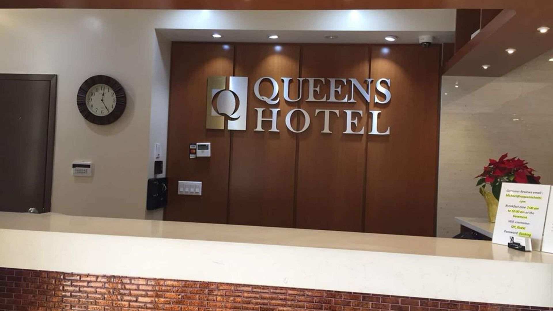 The Queens Hotel 2*