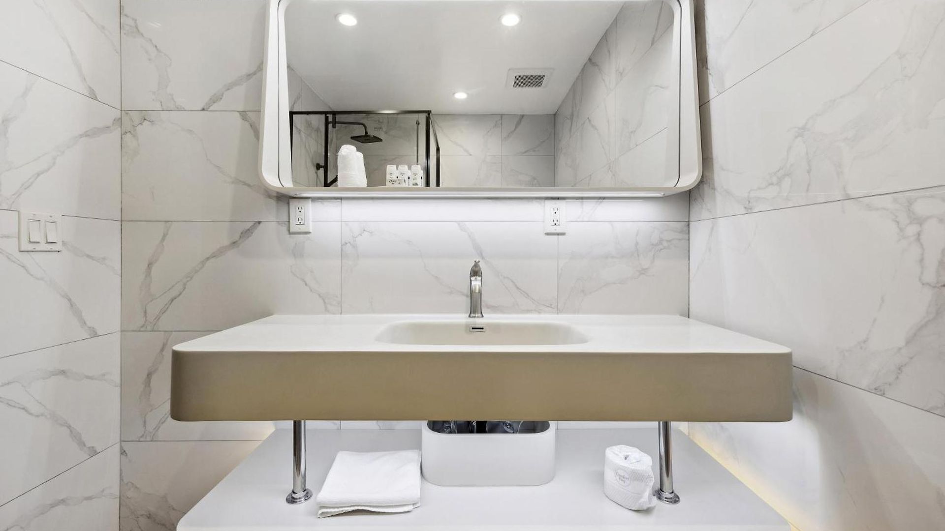 Ramada By Wyndham Flushing Queens