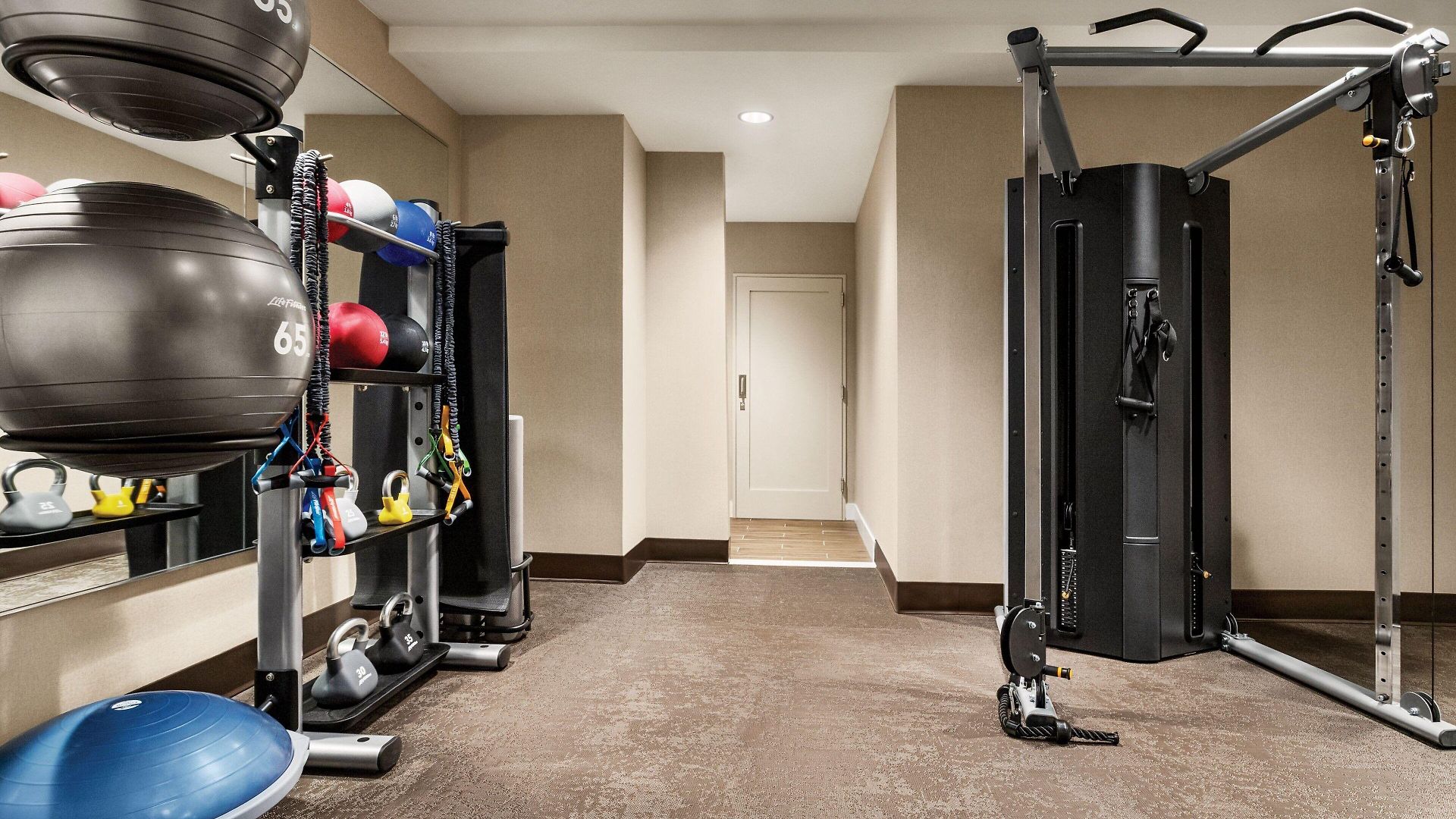 By Marriott Jfk Airport 3*