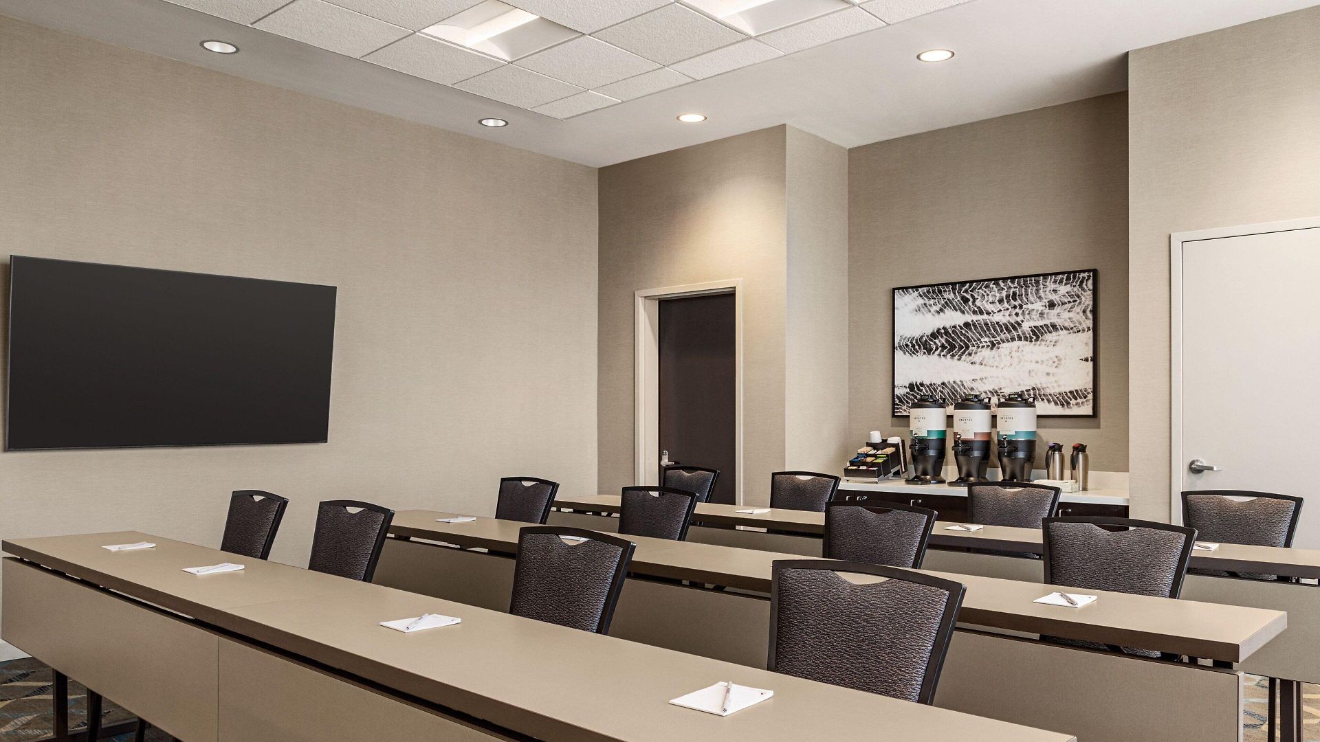 By Marriott Jfk Airport 3*