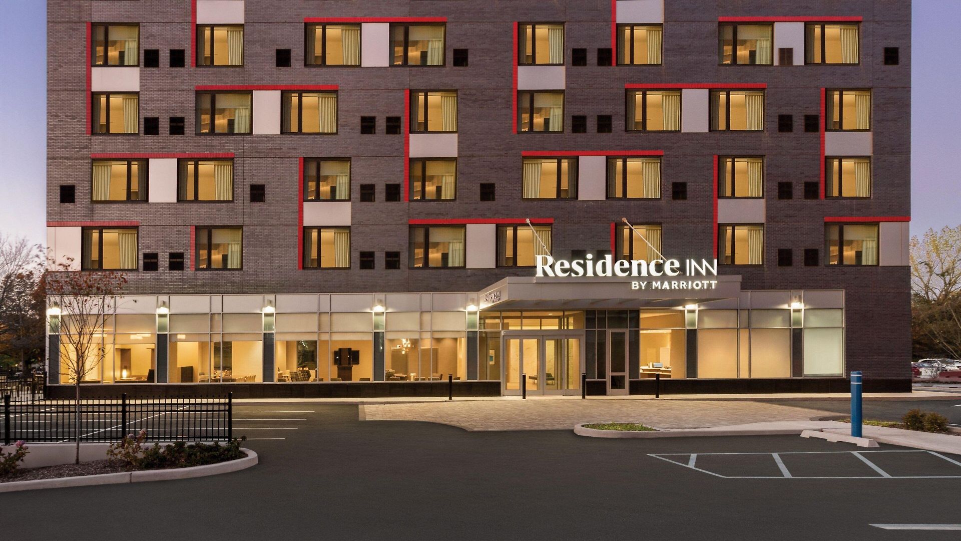 By Marriott Jfk Airport Hotel 3*