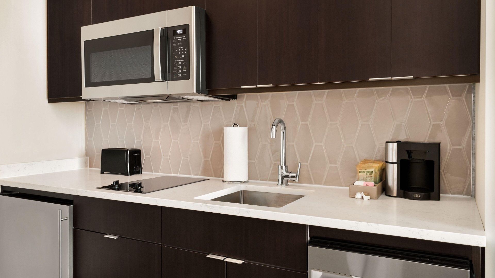 By Marriott Jfk Airport Hotel 3*