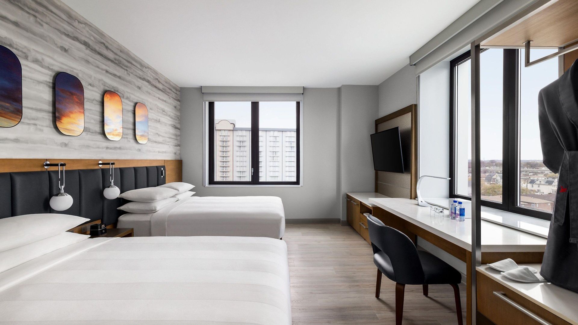 Marriott Jfk Airport Hotel 3*