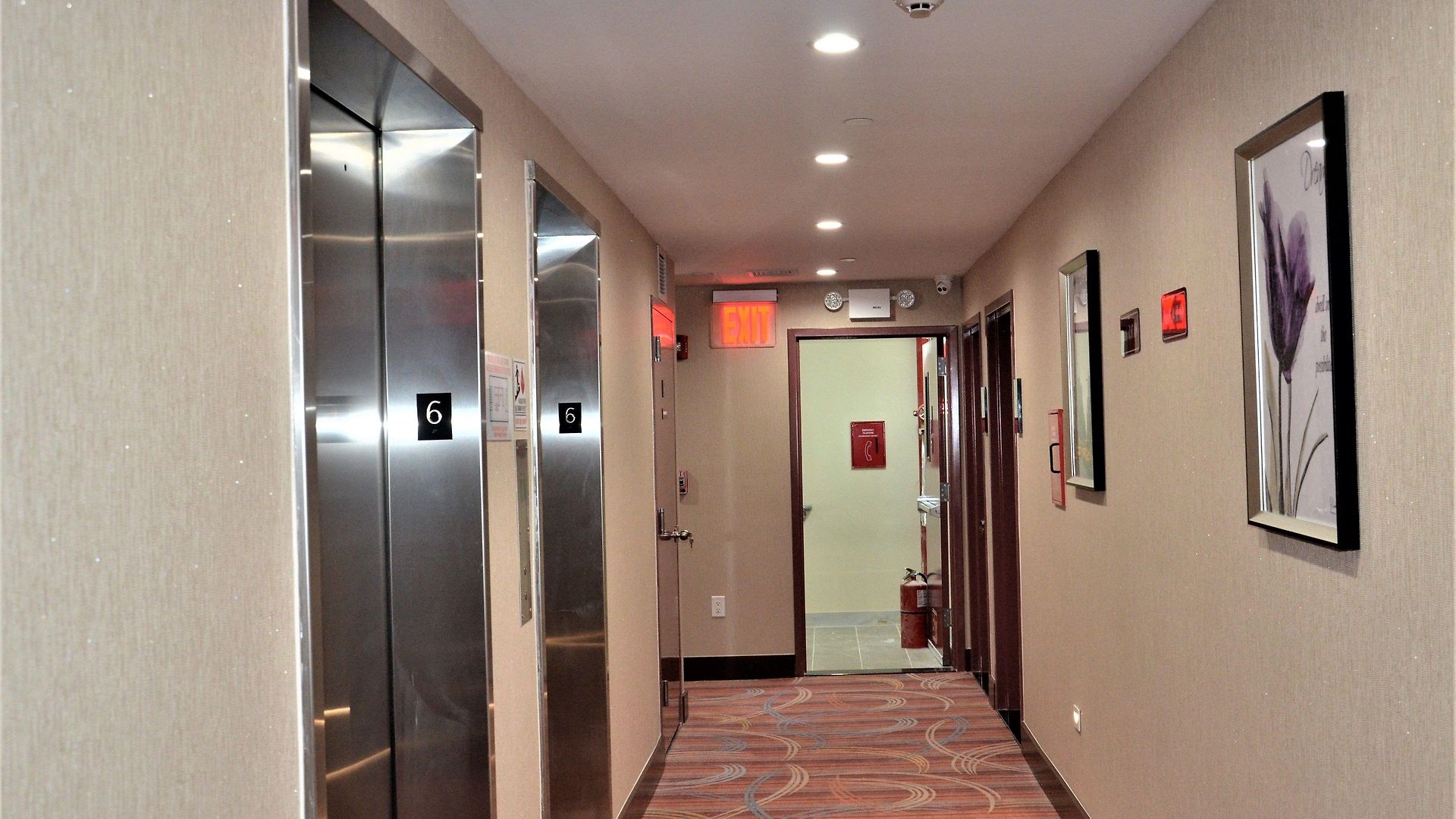 Lic Plaza Hotel 3*