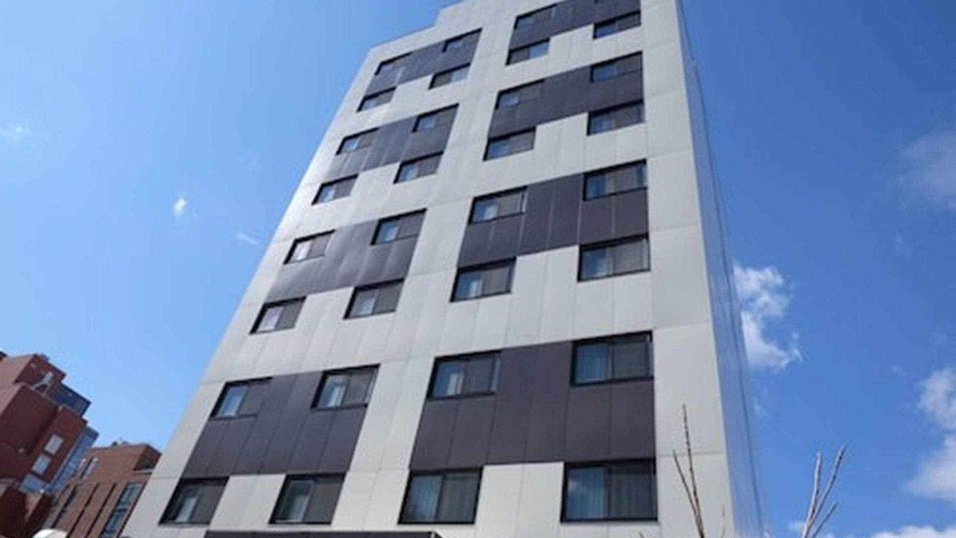 Lic Plaza Hotel 3*