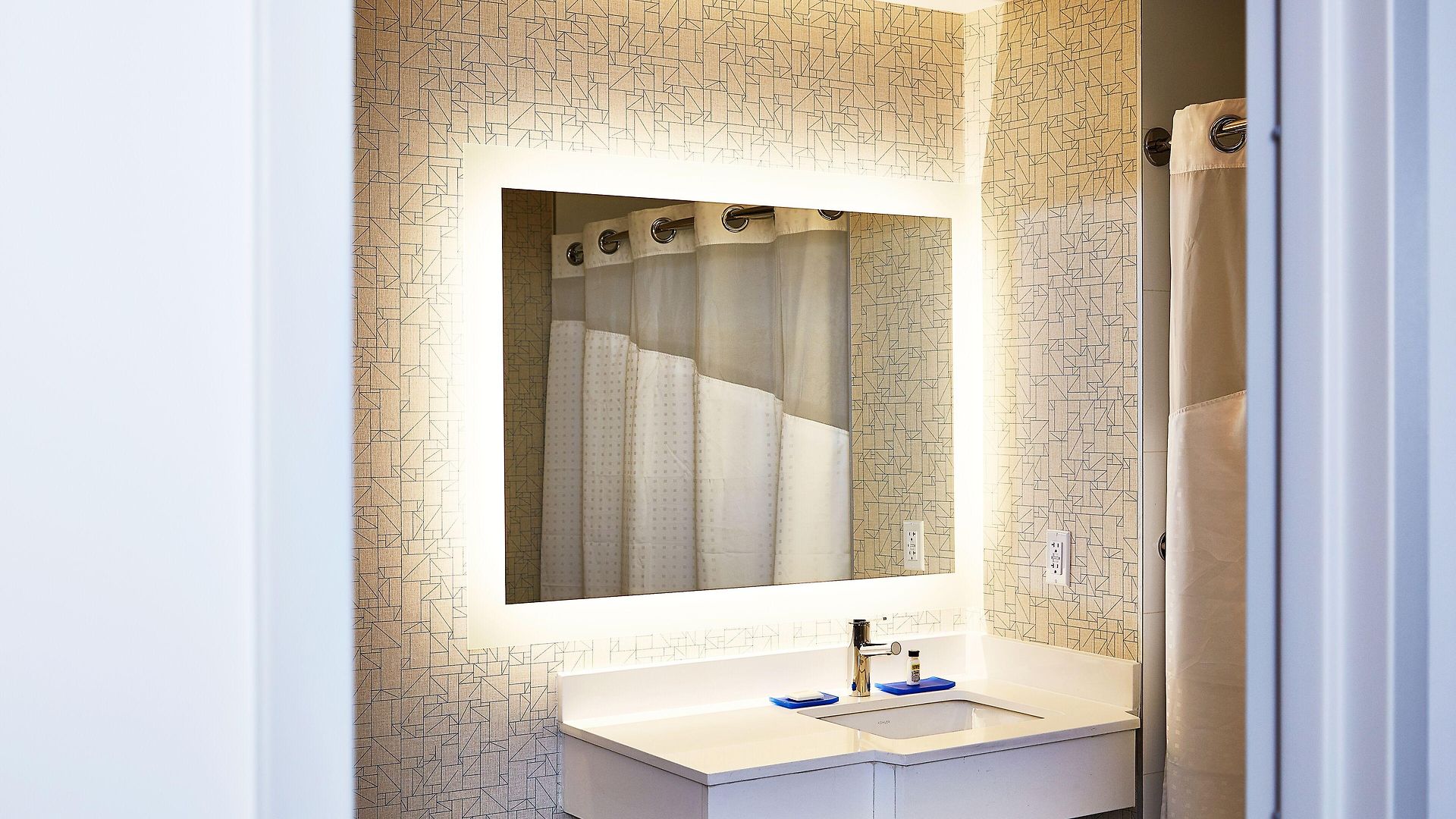 Express - Nyc Brooklyn - Sunset Park By Ihg