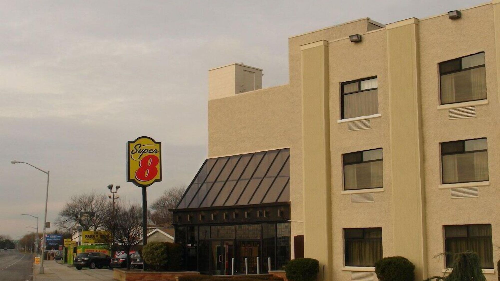 Hotel Super 8 By Wyndham Jamaica North Conduit