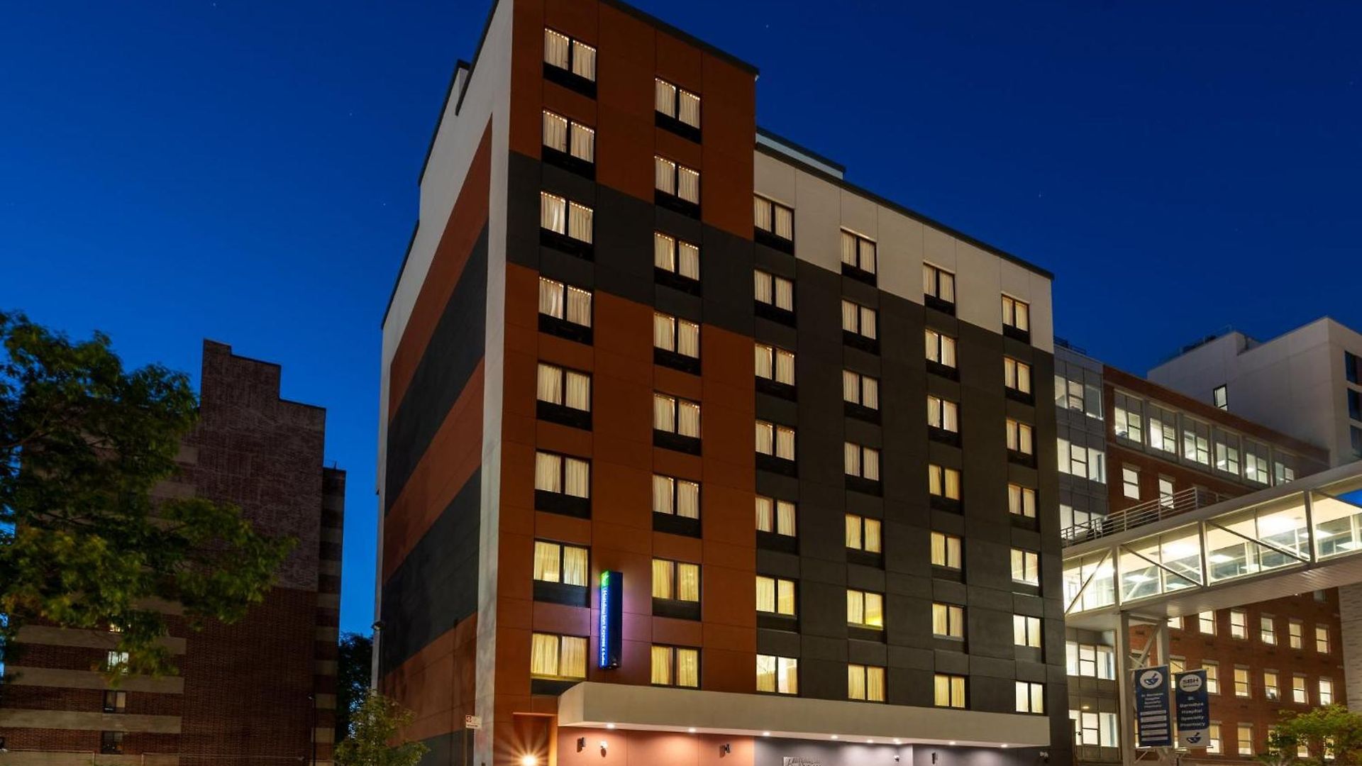 Express & Bronx - Barnabas Area By Ihg 2*