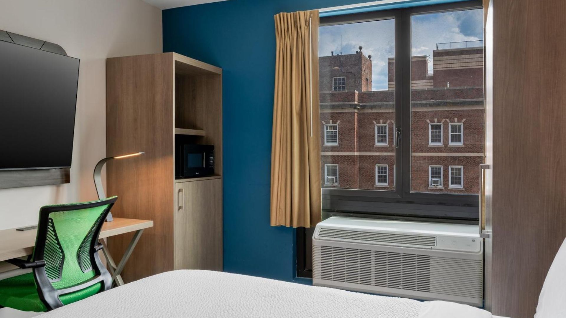 Express & Bronx - Barnabas Area By Ihg New York