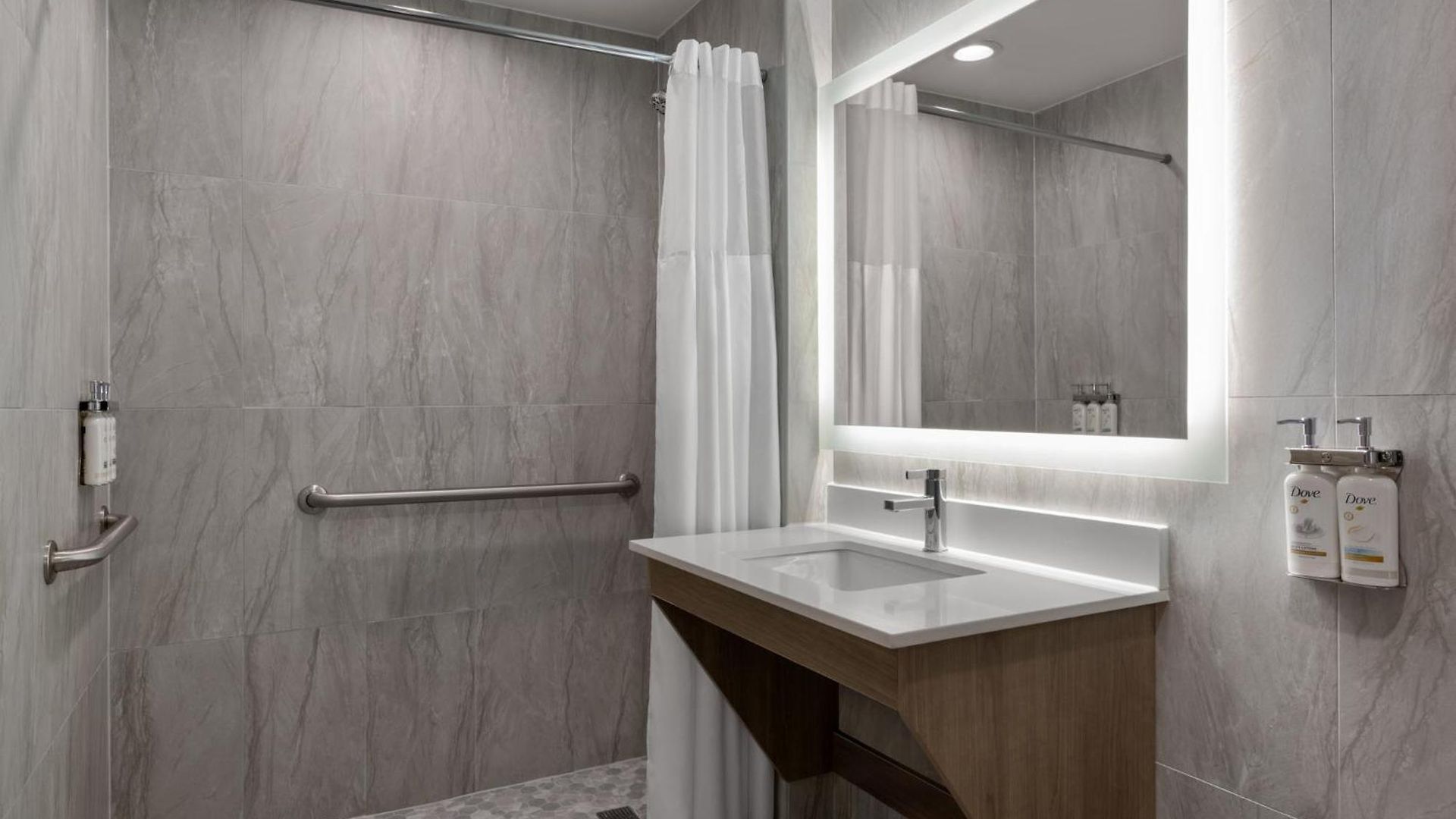 Express & Bronx - Barnabas Area By Ihg New York