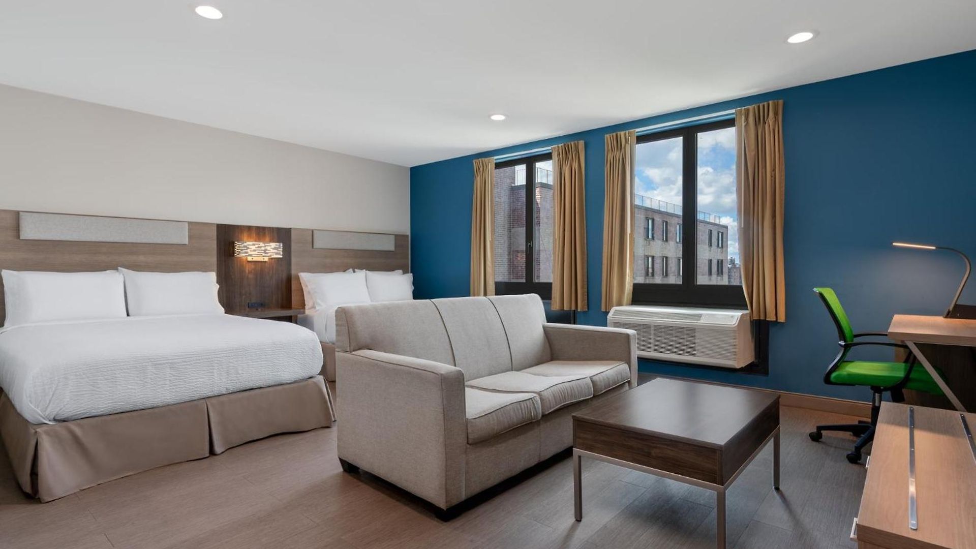 Express & Bronx - Barnabas Area By Ihg Hotel 2*