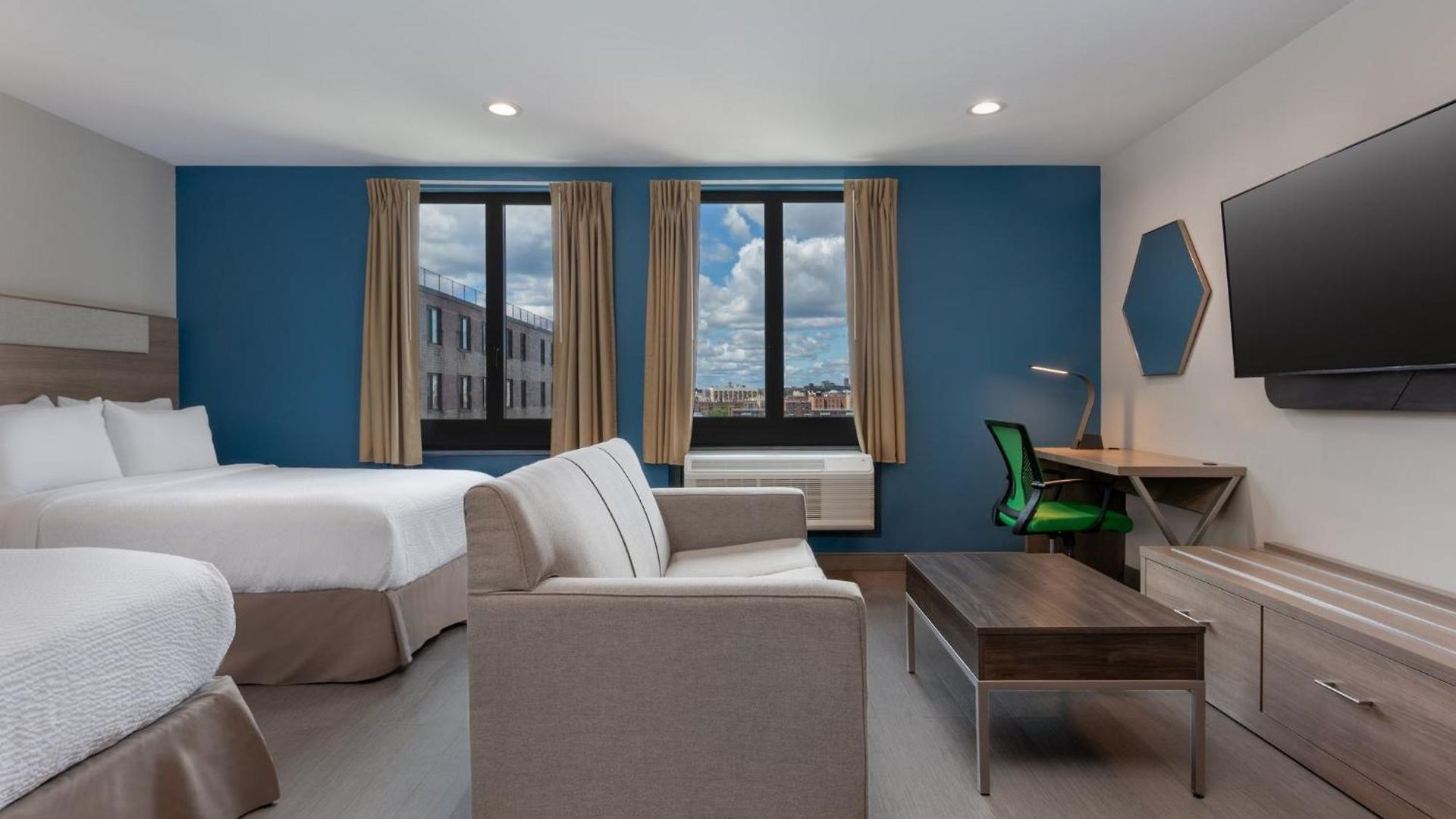 Express & Bronx - Barnabas Area By Ihg