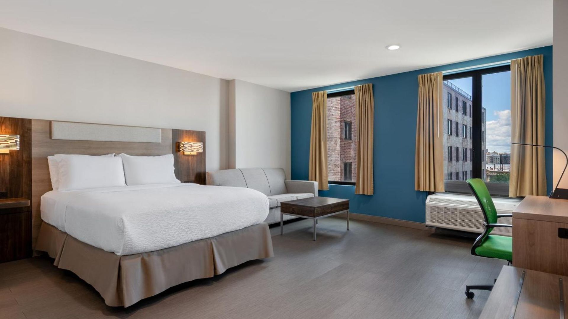 Express & Bronx - Barnabas Area By Ihg