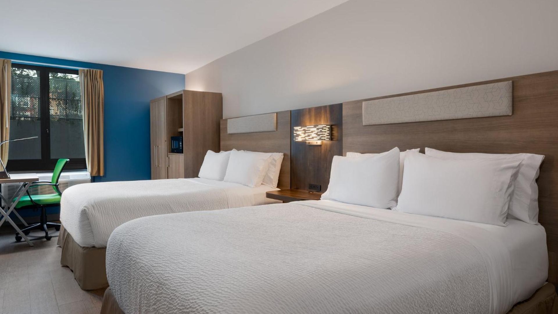 Express & Bronx - Barnabas Area By Ihg Hotel 2*