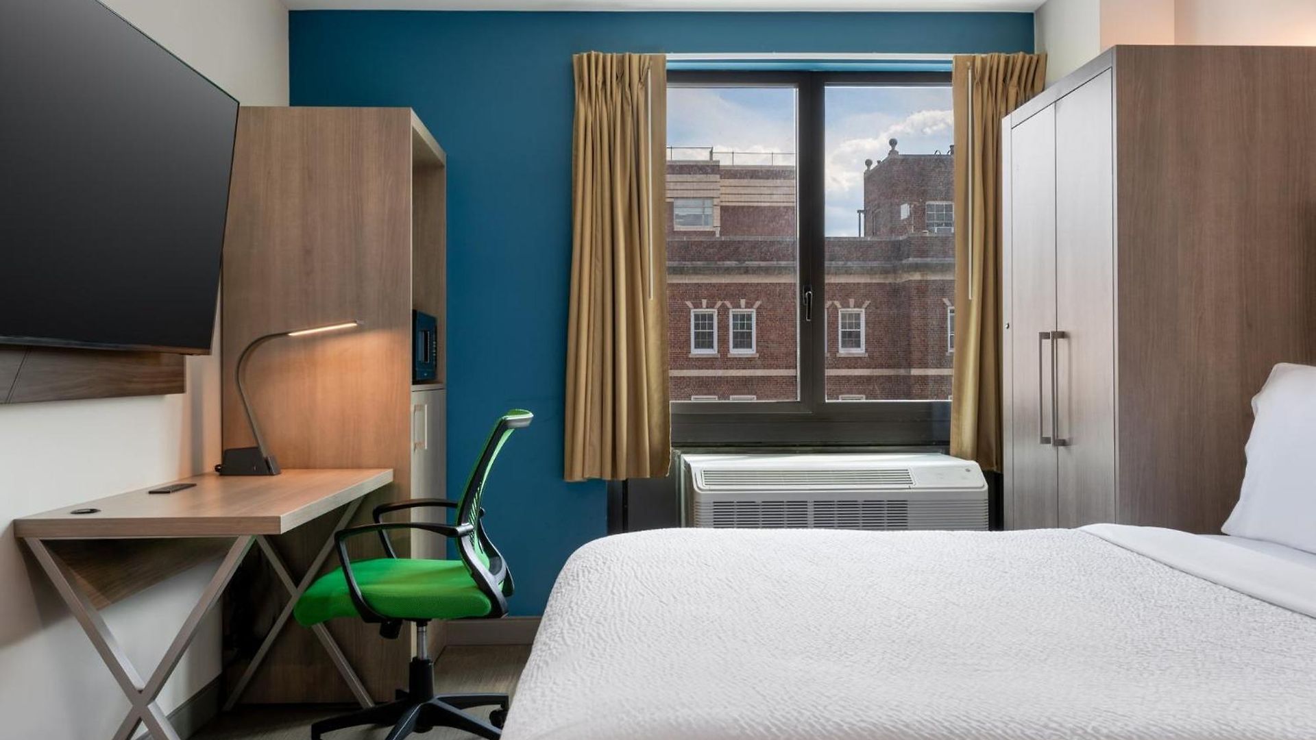 Express & Bronx - Barnabas Area By Ihg Hotel New York