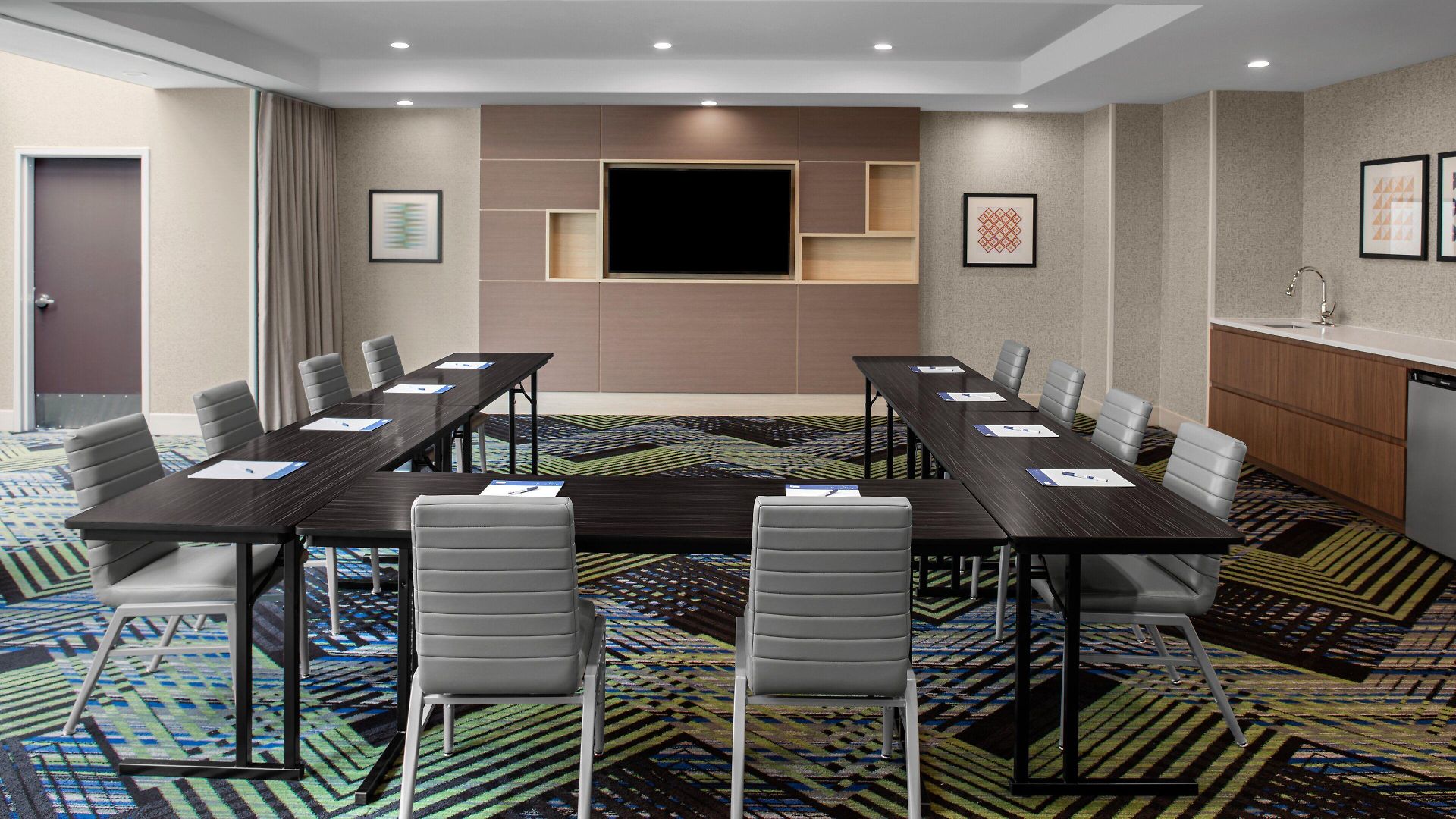 Express & Woodside Laguardia Airport Hotel 3*