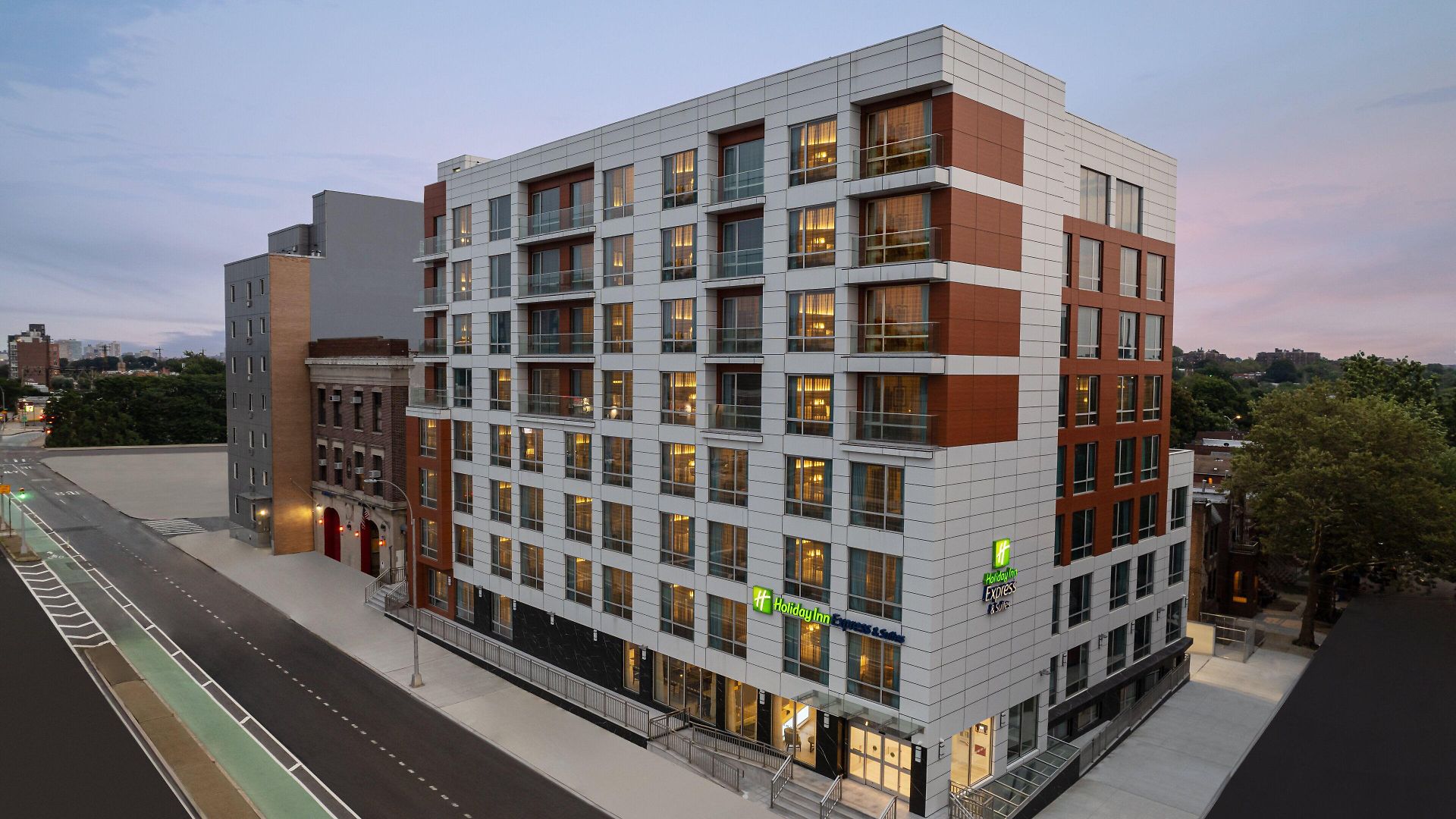 Hotel Express & Woodside Laguardia Airport 3*