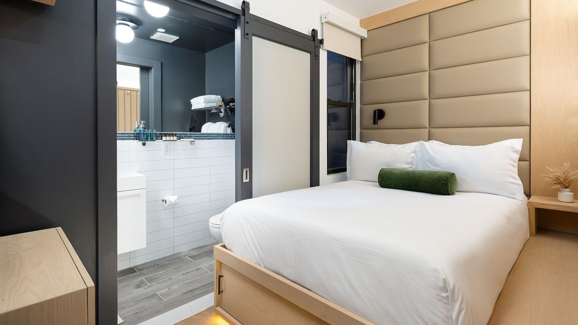 Little Charlie Hotel