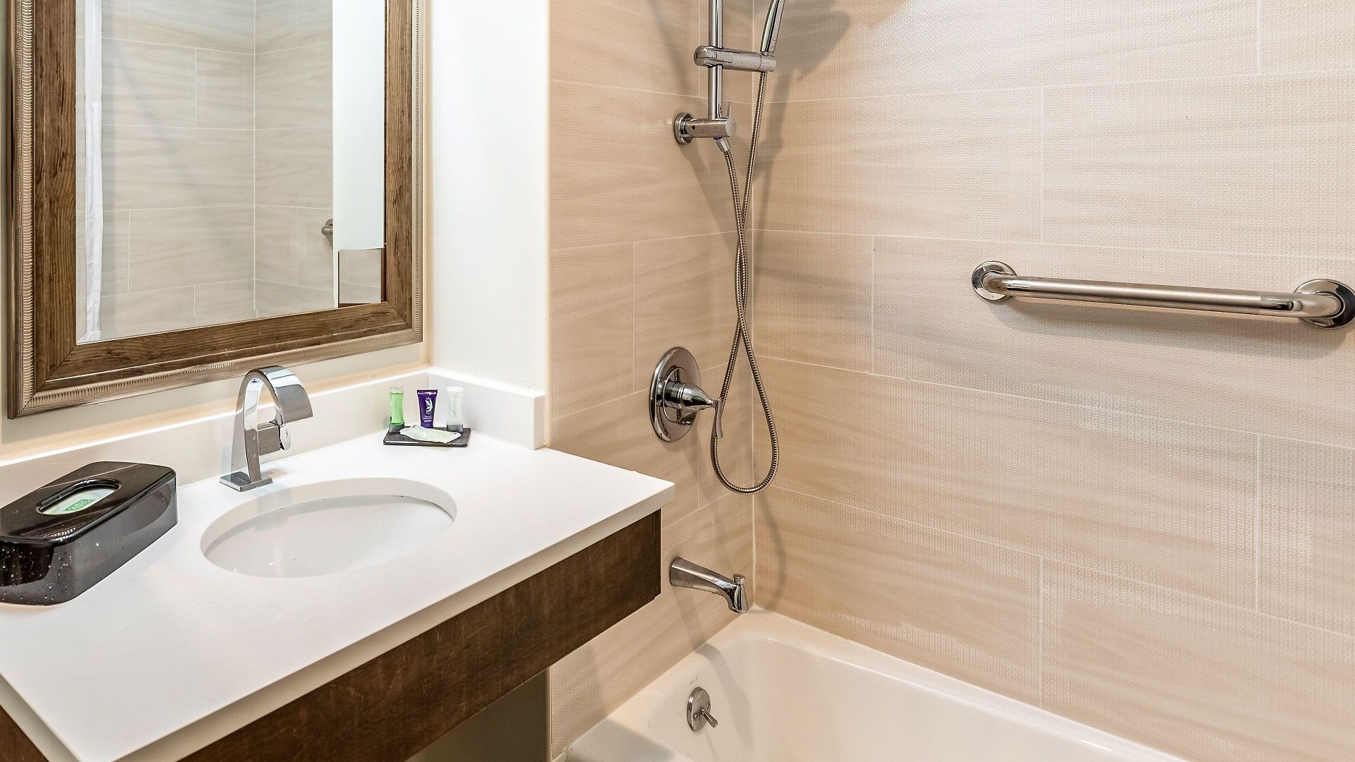 Hotel Wyck & Near Jfk Airport
