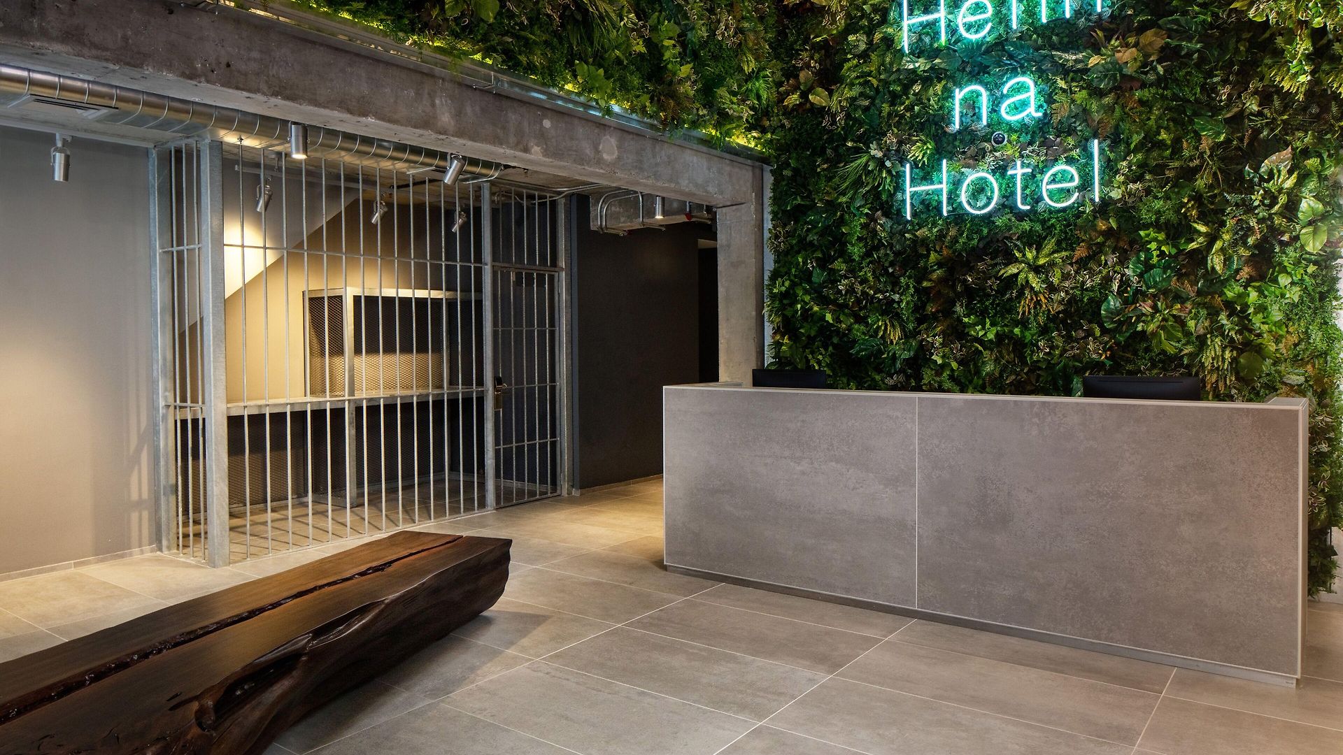 Hotel Henn Na 4*