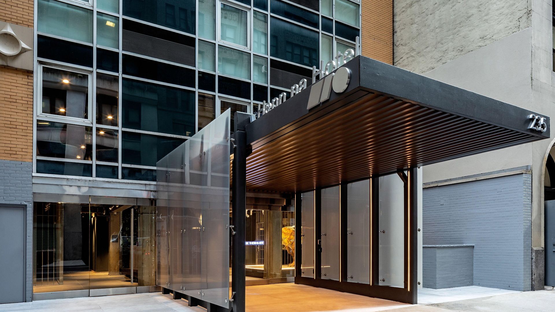 Henn Na Hotel New York