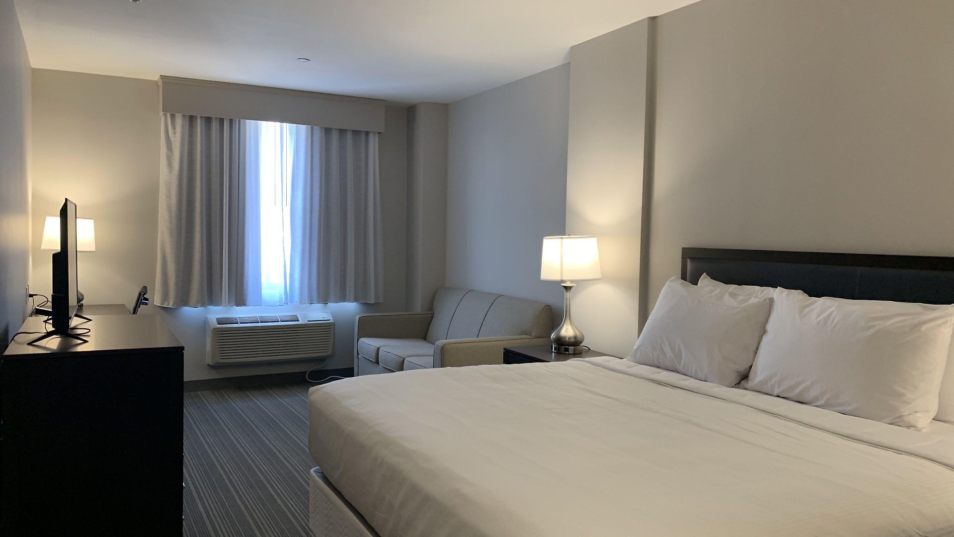 Wingate By Wyndham Jfk Airport, Far Rockaway Ny 2*
