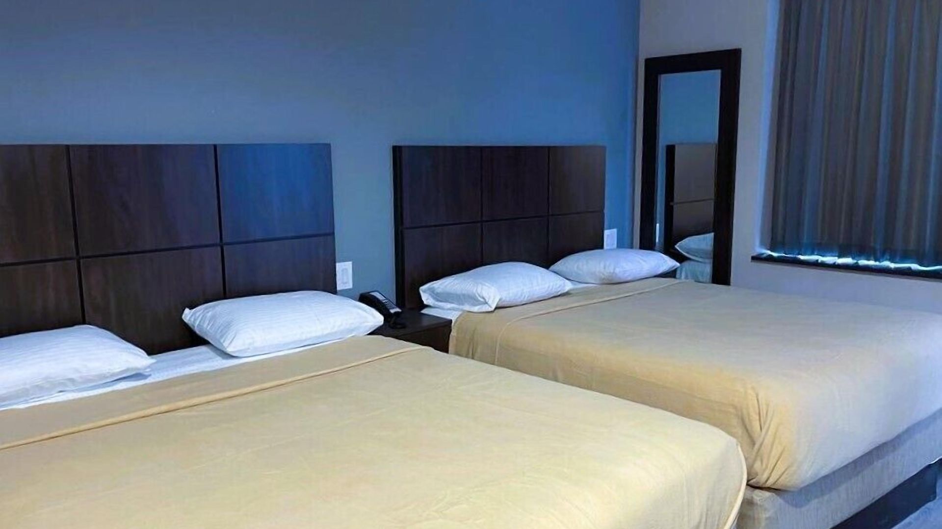 Royal Bronx Hotel