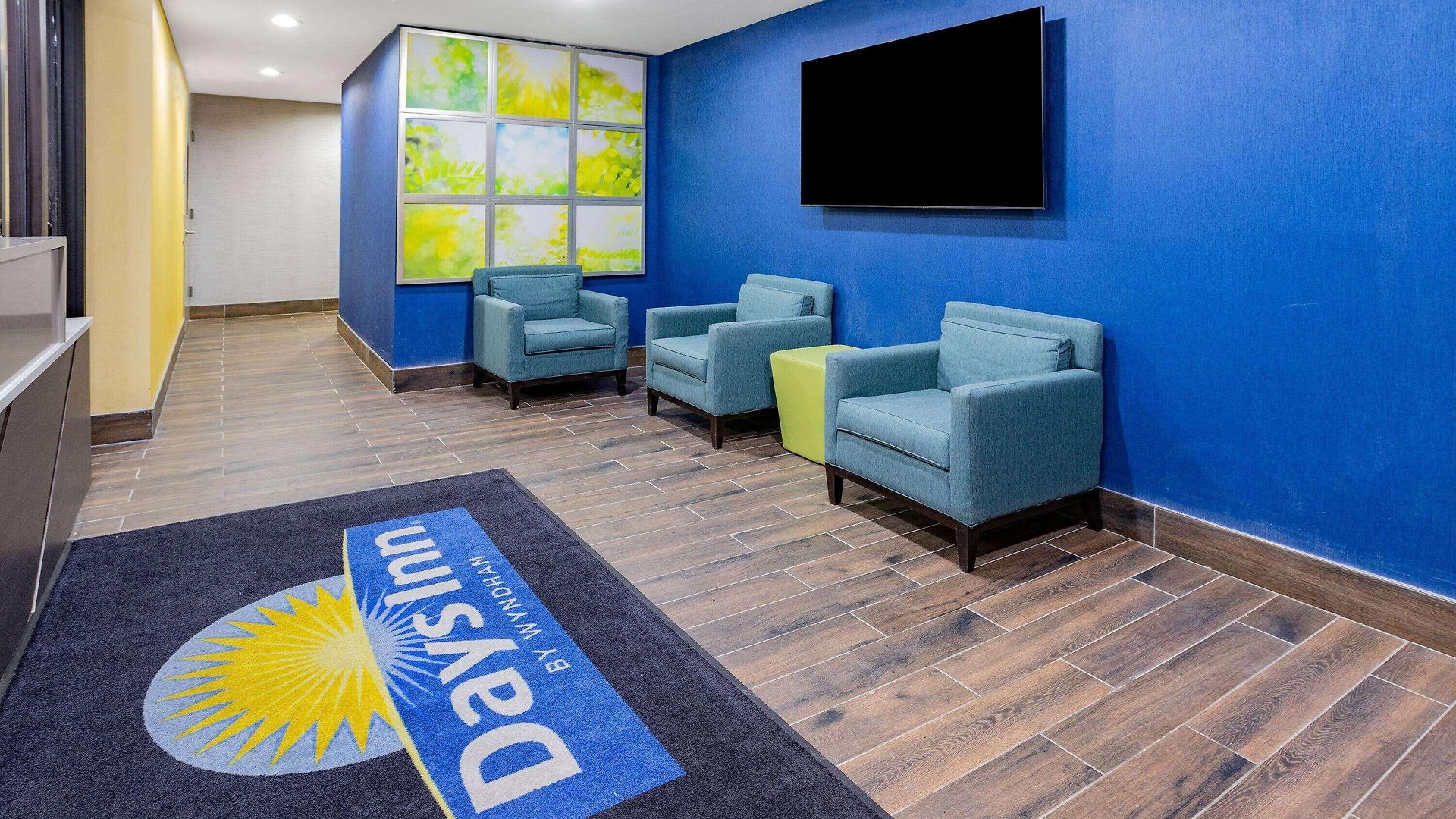 Days By Wyndham Bronx Nyc Hotel