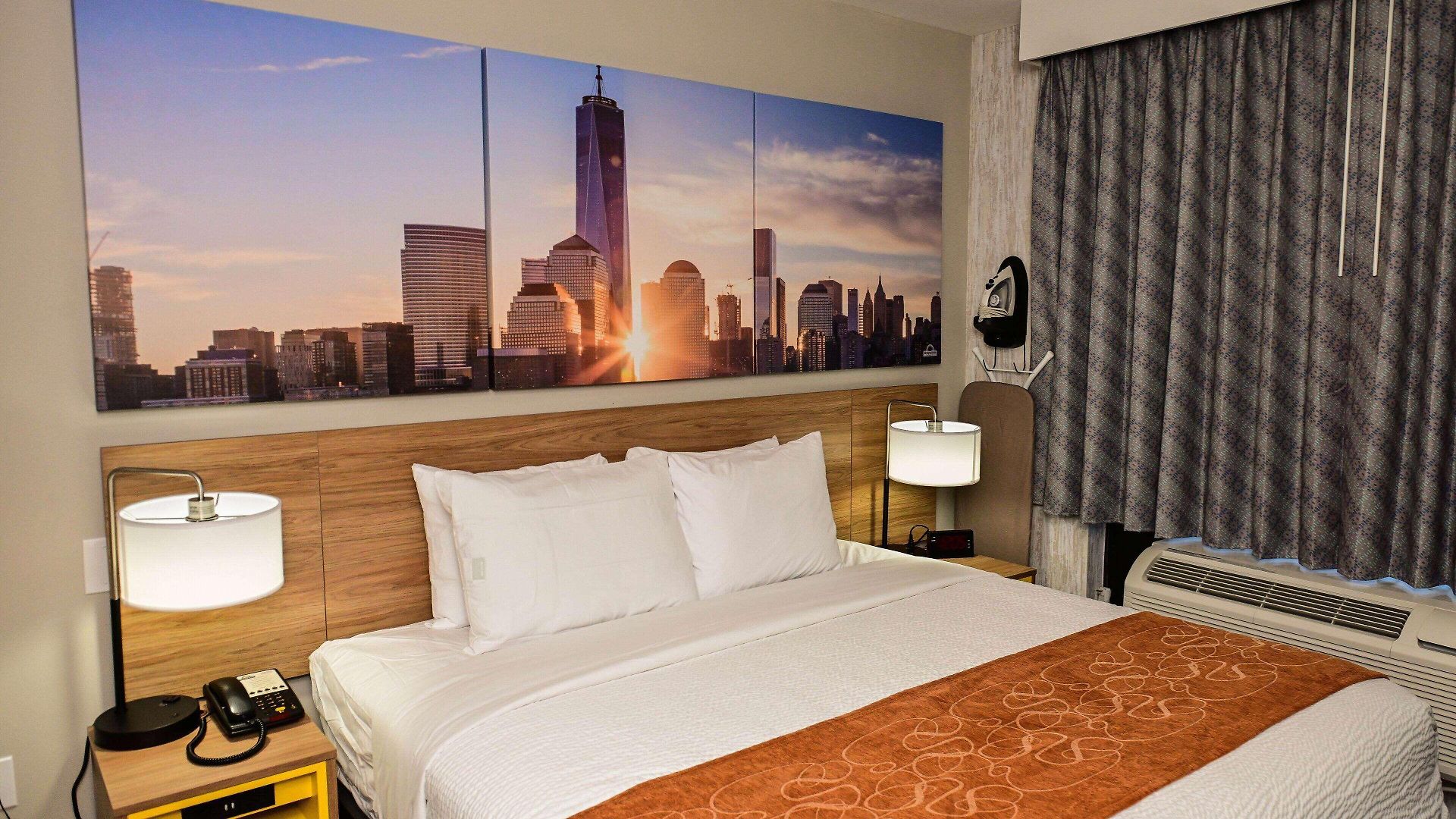 Days By Wyndham Bronx Nyc Hotel