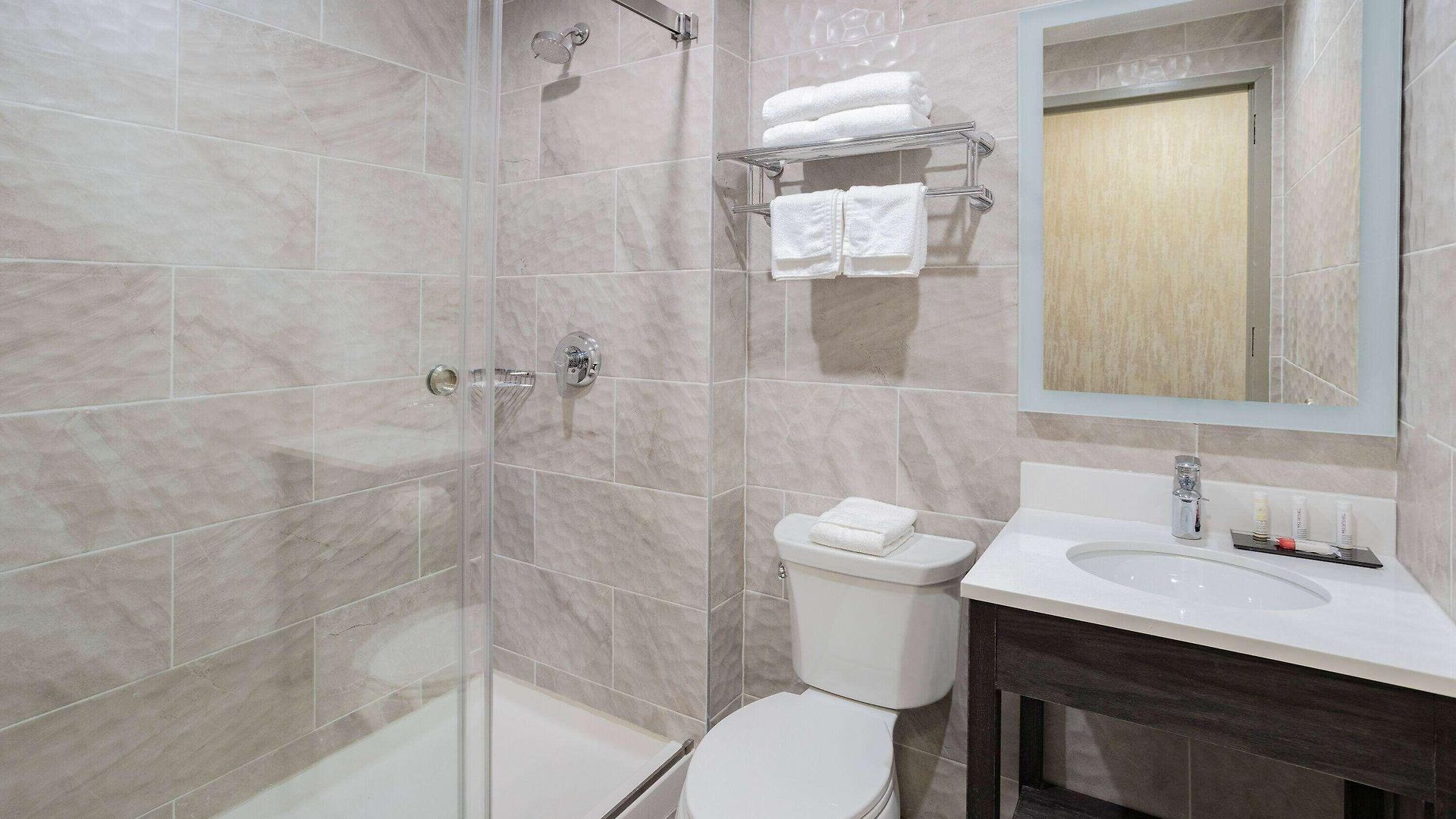 Days By Wyndham Bronx Nyc Hotel New York