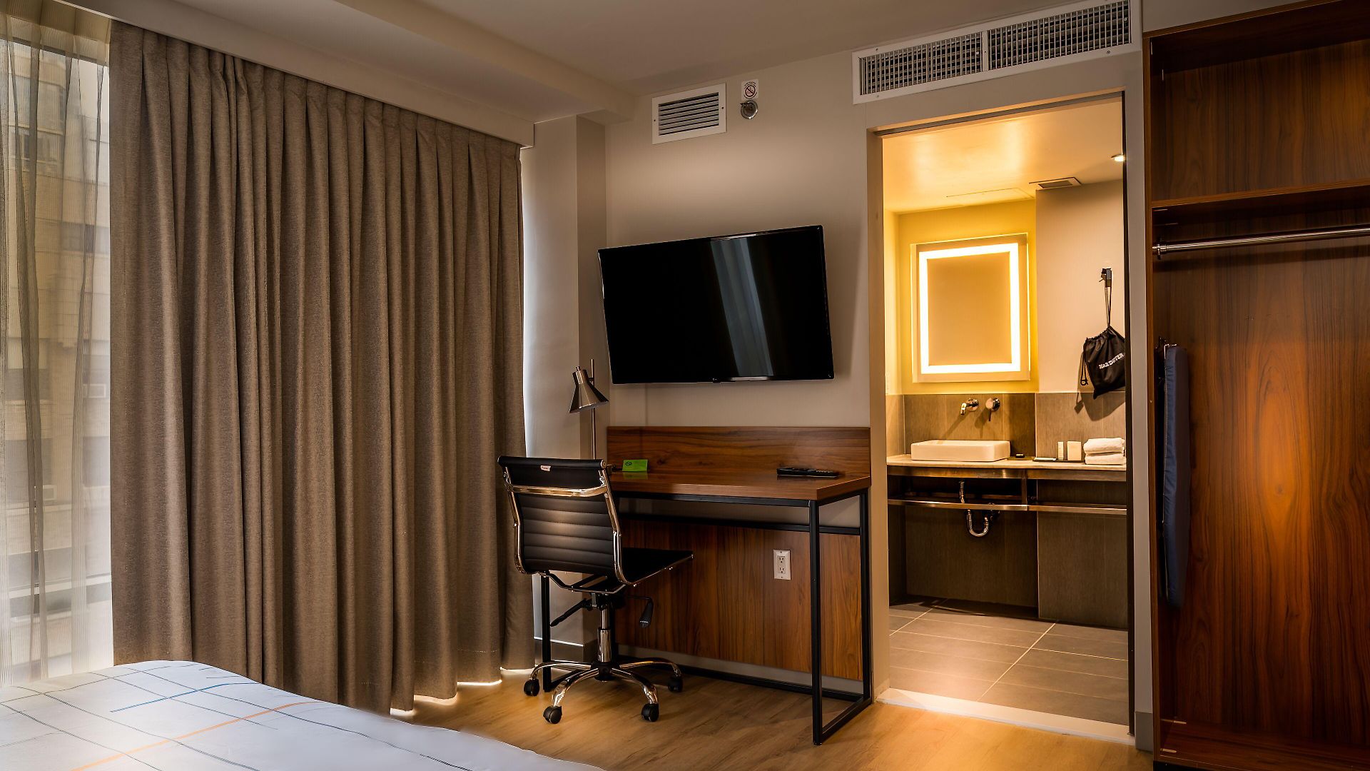 La Quinta By Wyndham Time Square South