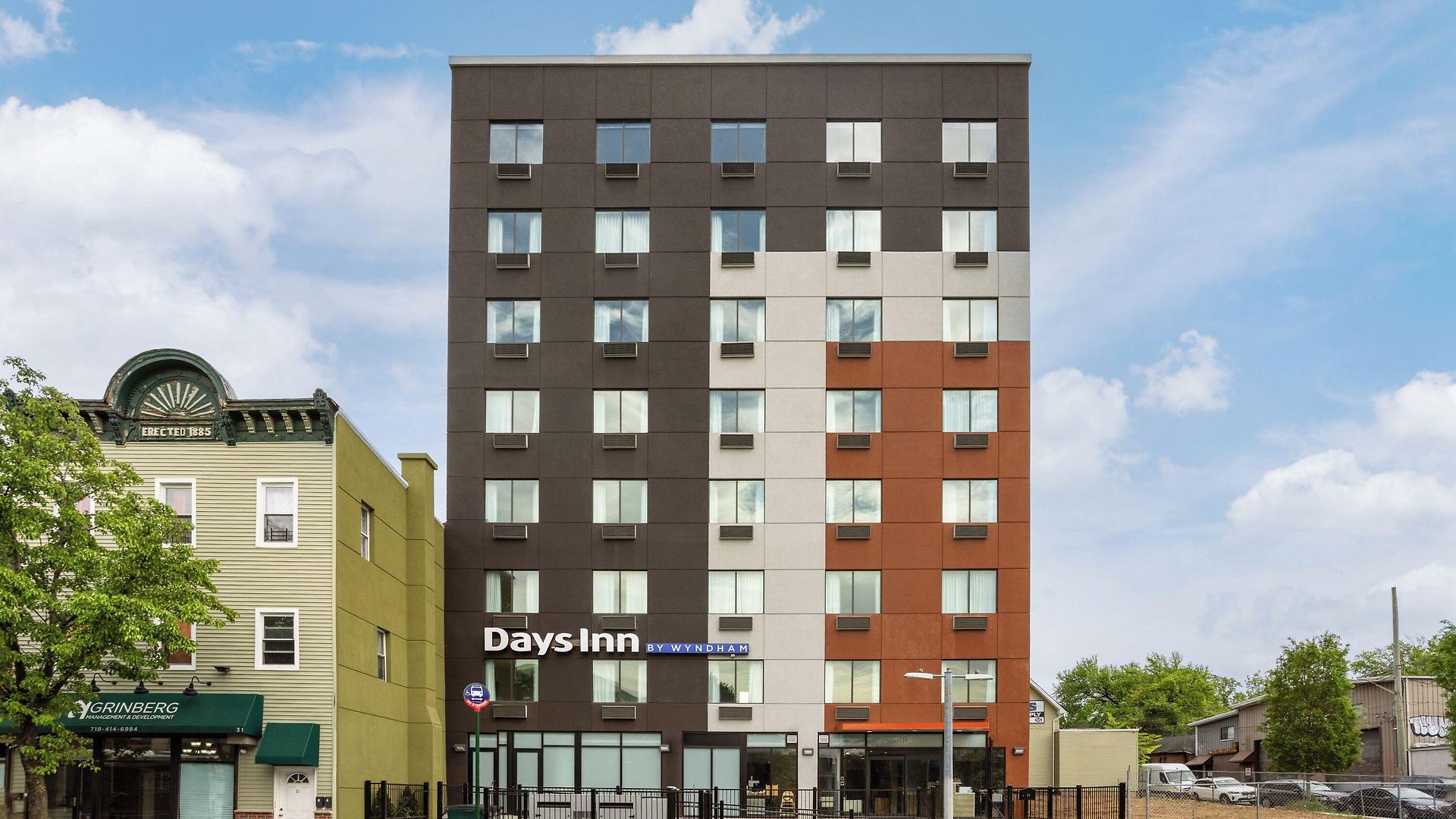 Days By Wyndham Staten Island Hotel