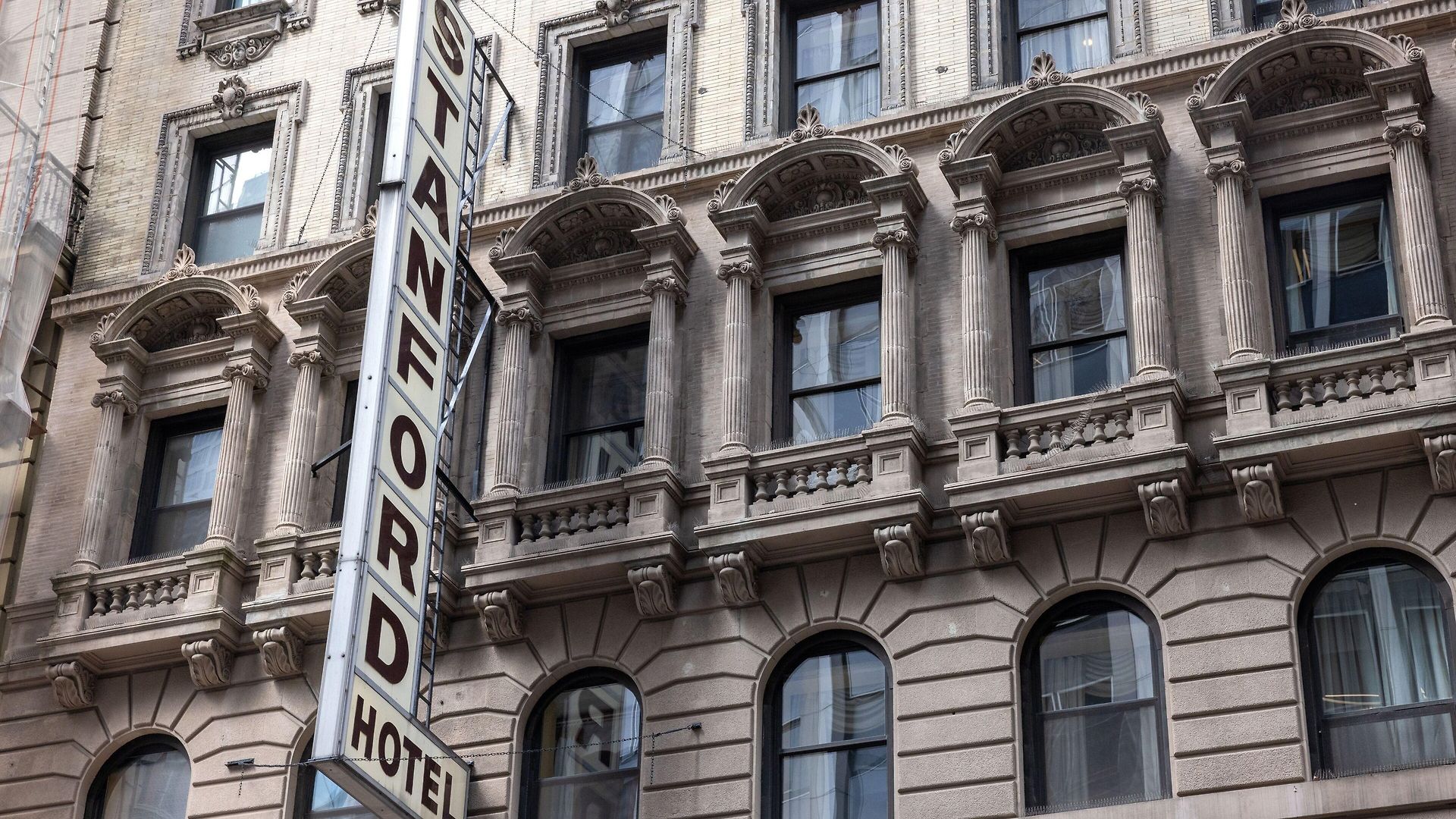 Hotel Stanford