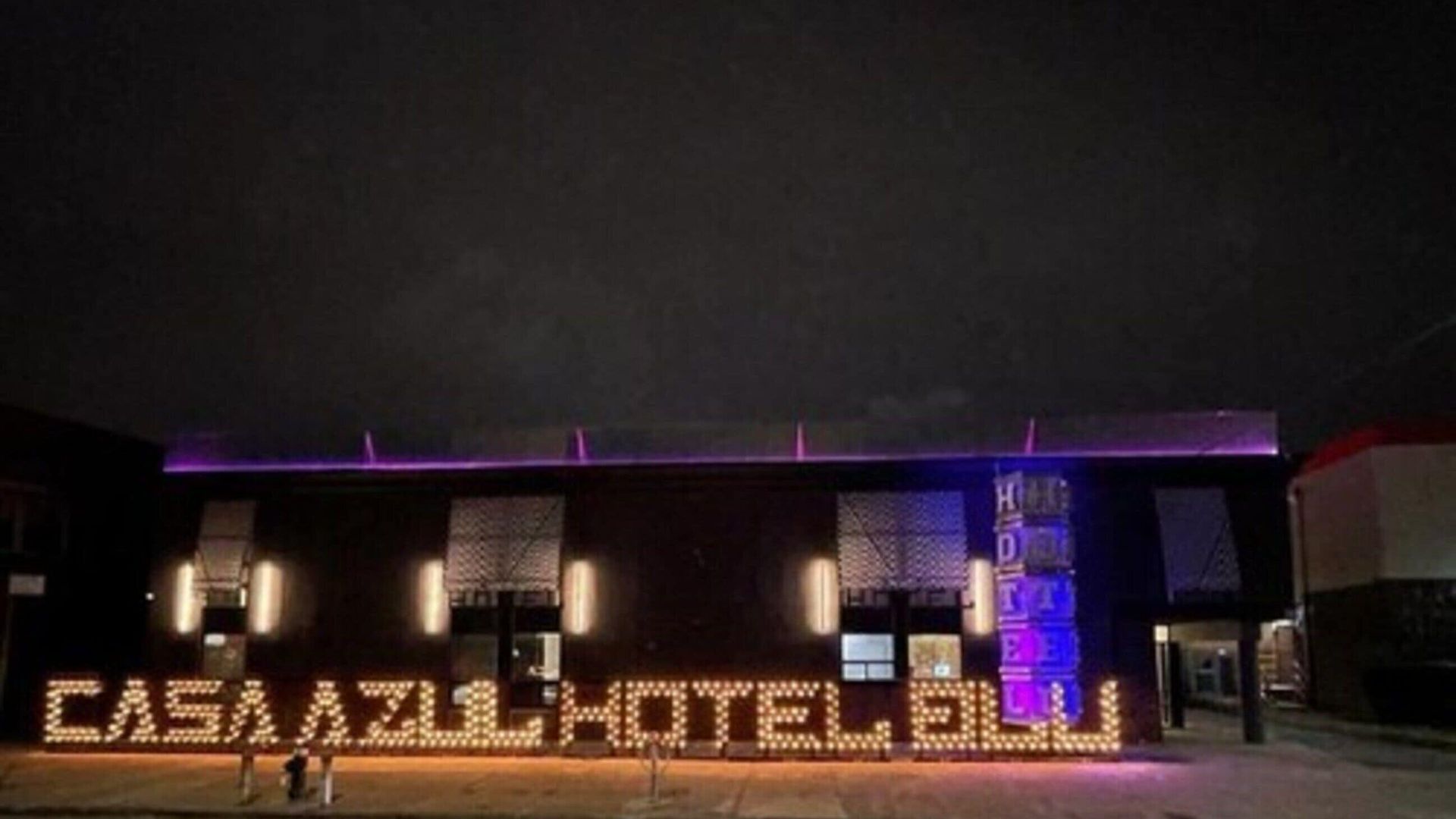 Casa Azul Blu-ubs Arena Hotel 2*