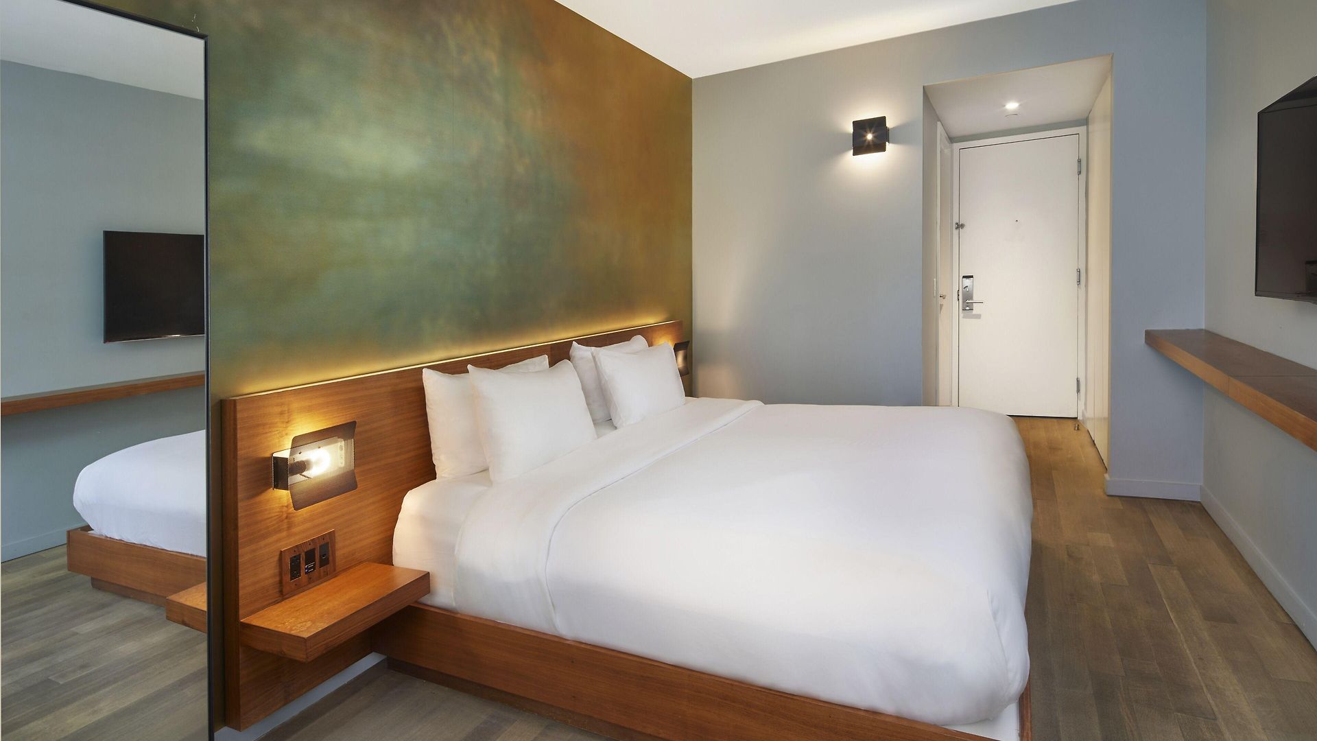 Truss Times Square Hotel 4*