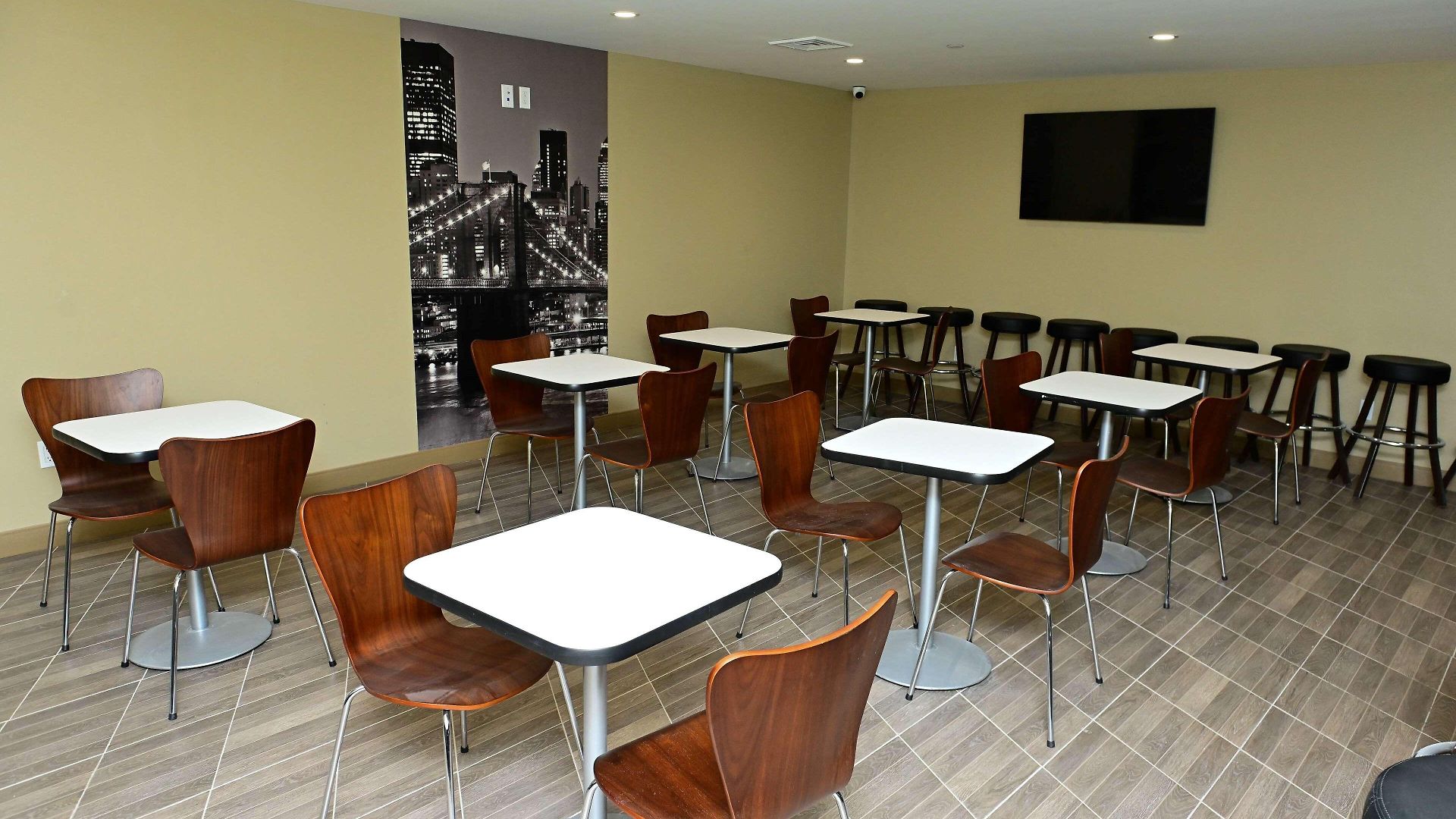 Hotel Super 8 By Wyndham Bronx Near Botanical Garden New York