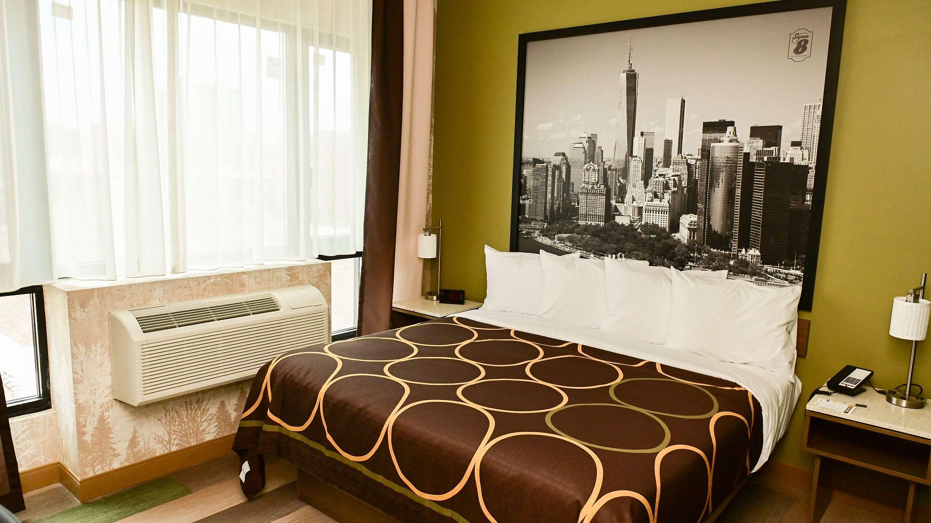 Super 8 By Wyndham Bronx Near Botanical Garden New York
