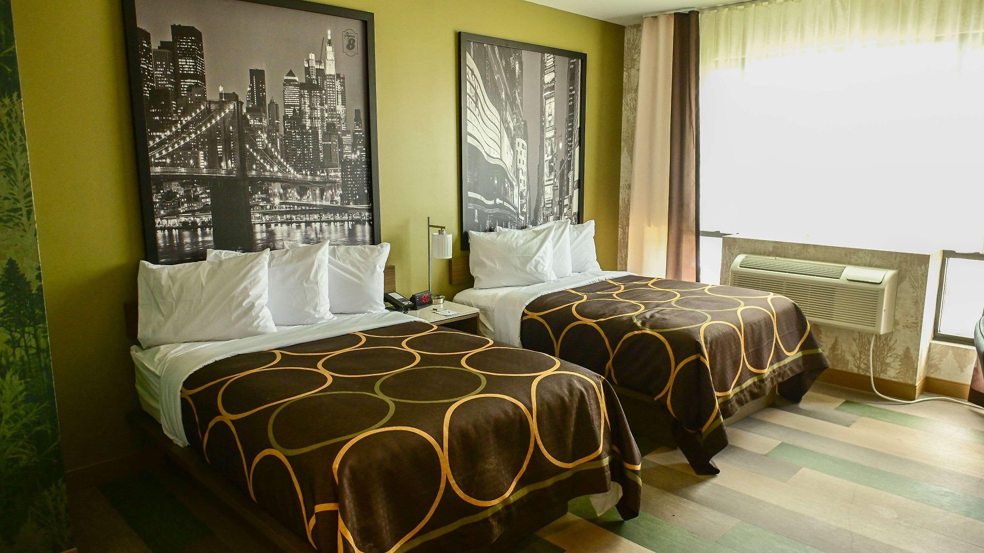 Super 8 By Wyndham Bronx Near Botanical Garden New York