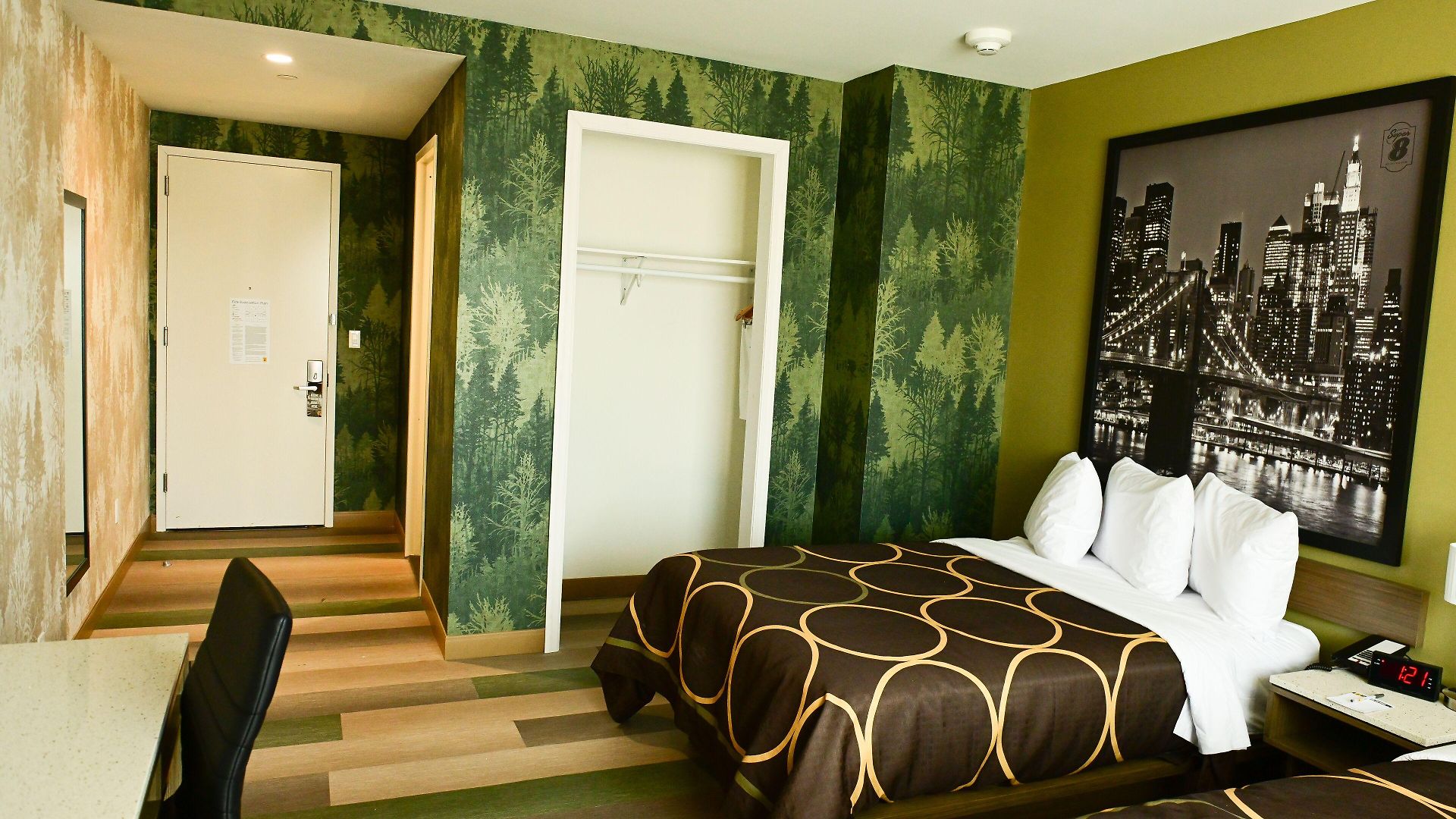 Super 8 By Wyndham Bronx Near Botanical Garden Hotel New York