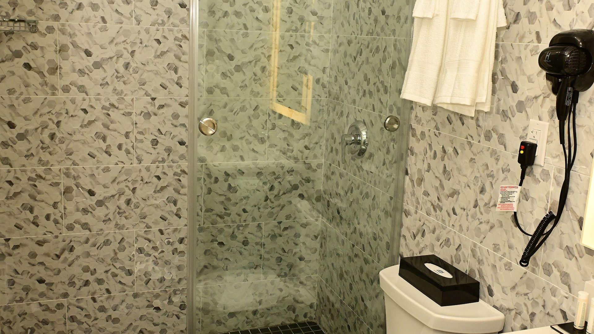 Super 8 By Wyndham Bronx Near Botanical Garden