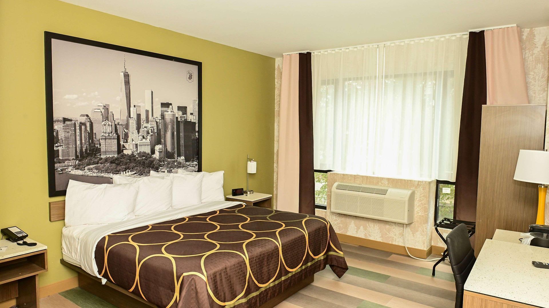 Super 8 By Wyndham Bronx Near Botanical Garden Hotel