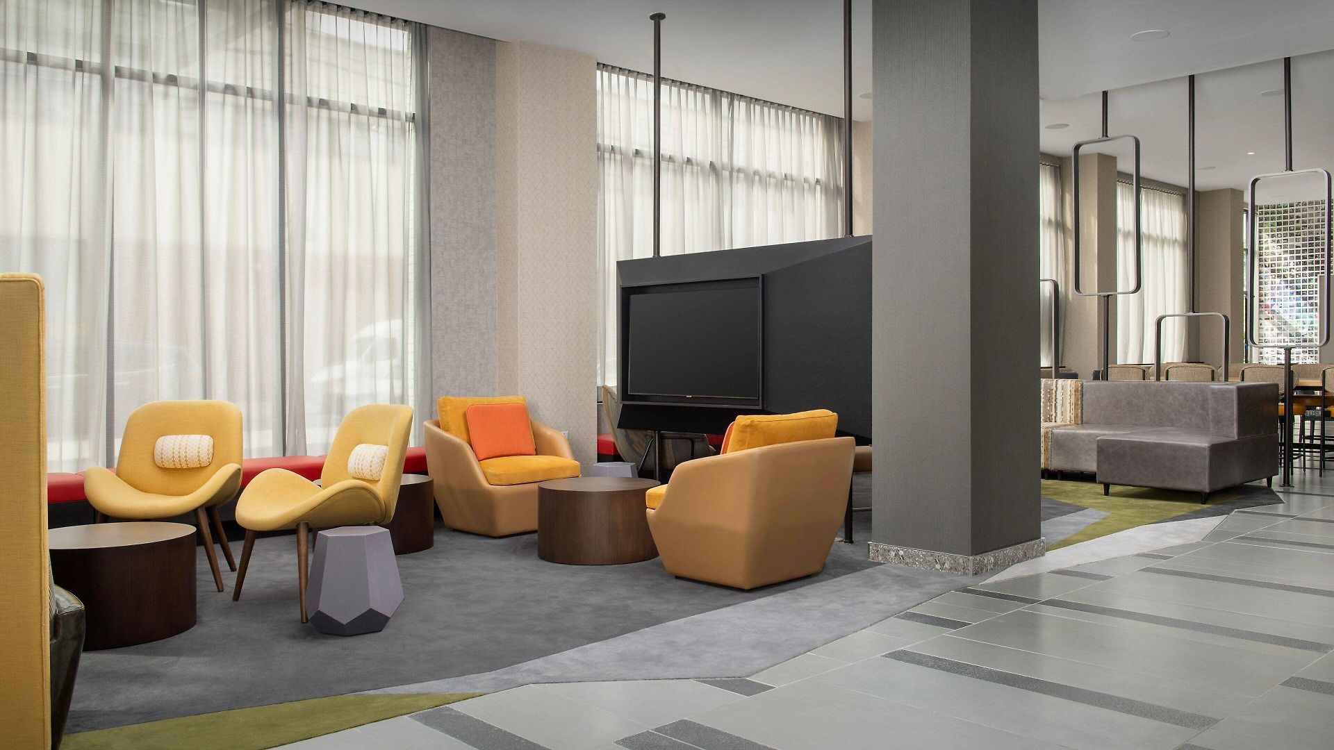 Hotel By Marriott Queens 3*