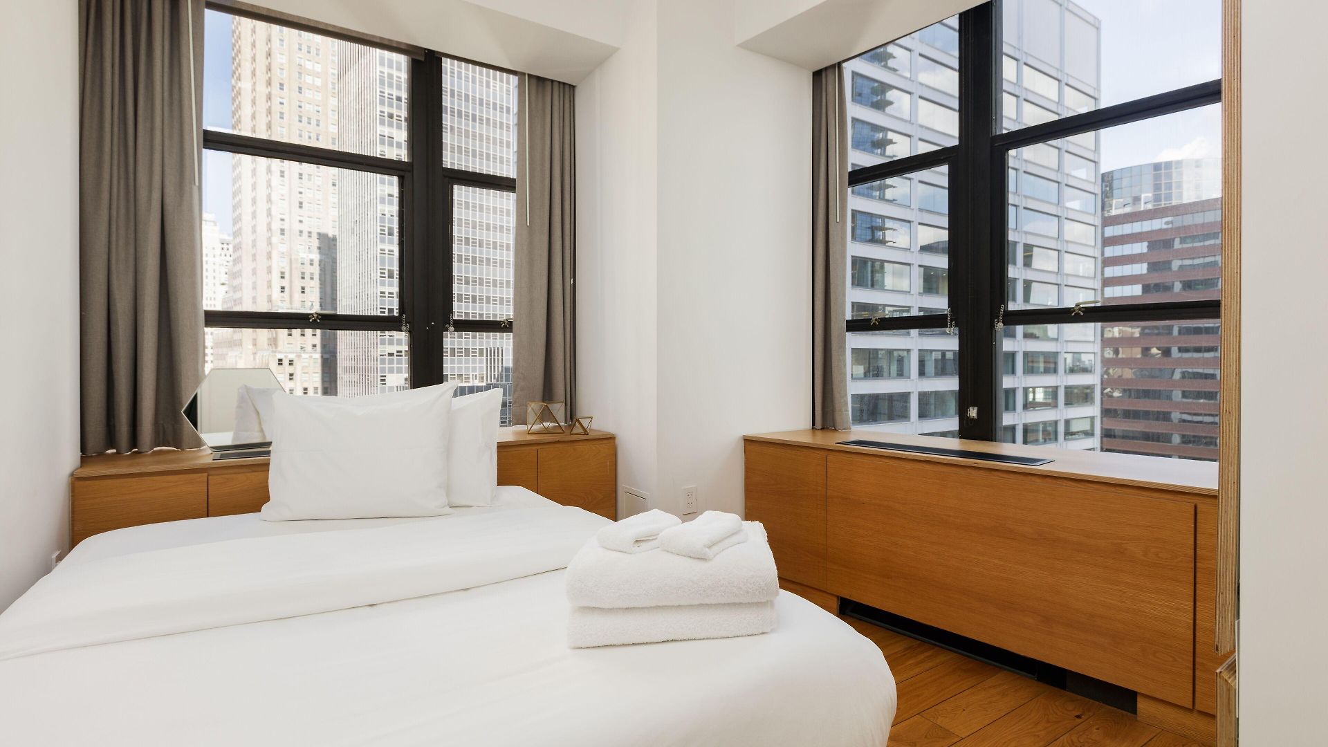 Placemakr Street Aparthotel 4*
